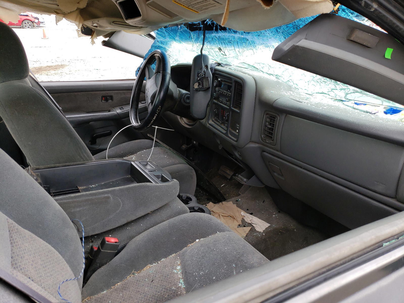 Photo 5 from auction – 2003 CHEVROLET SILVERADO with VIN 2GCEC19VX31280097
