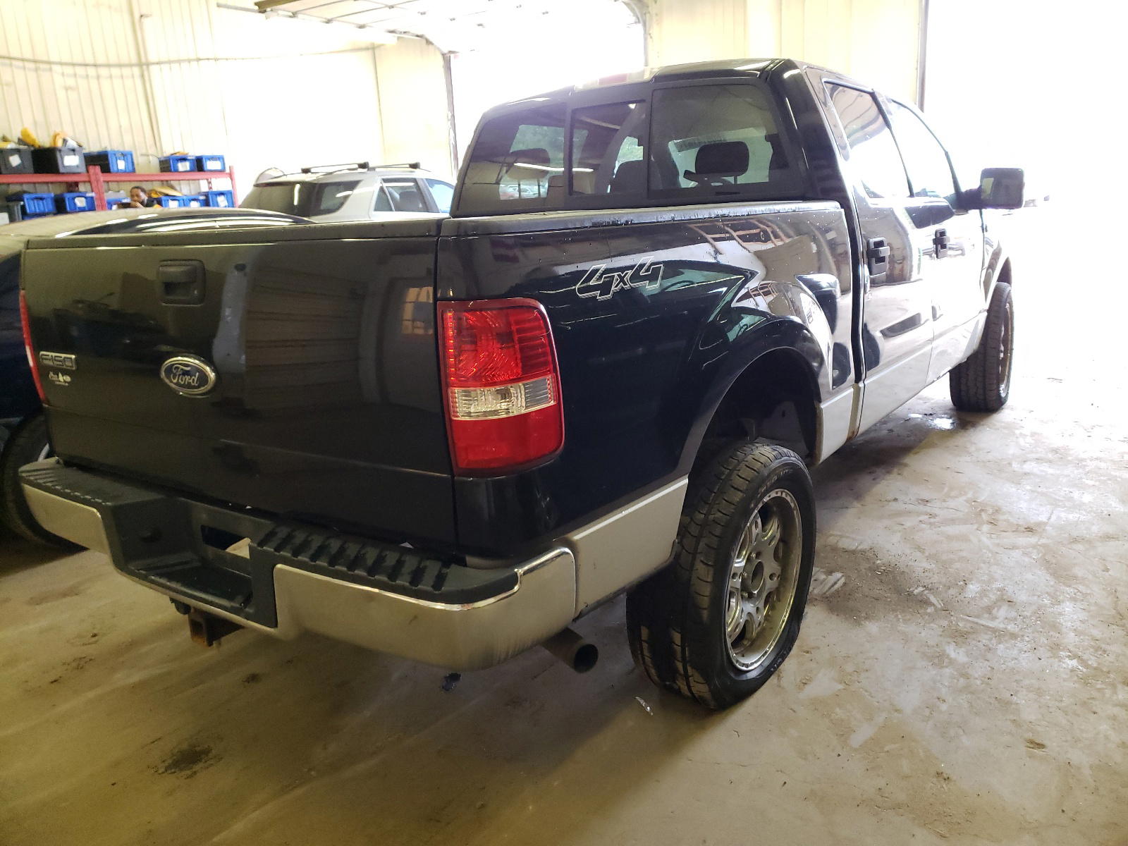 Photo 4 from auction – 2004 FORD F150 SUPER with VIN 1FTPW14554FA12656
