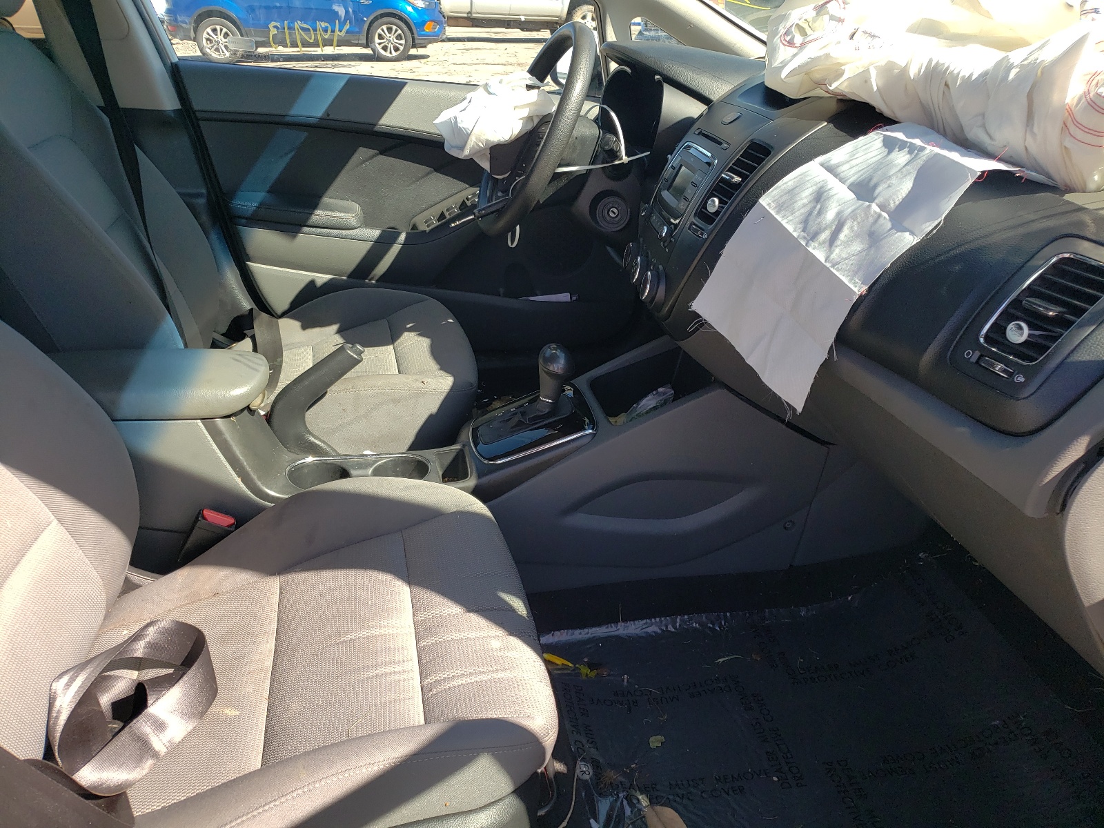 Photo 5 from auction – 2017 KIA FORTE LX with VIN 3KPFK4A73HE062454