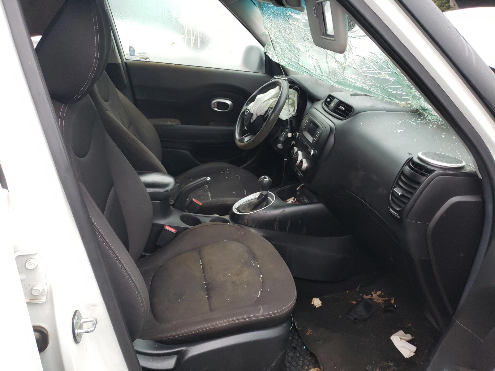 Photo 5 from auction – 2015 KIA SOUL with VIN KNDJN2A20F7793494