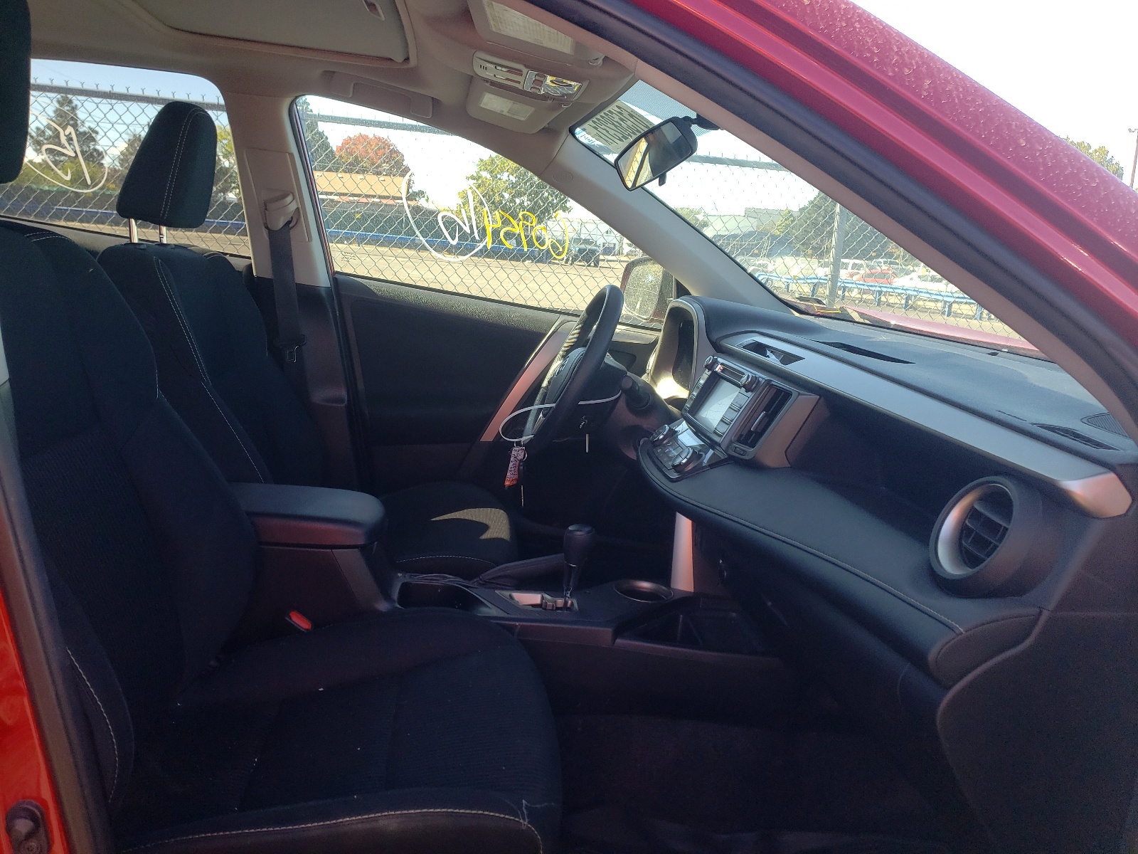 Photo 5 from auction – 2015 TOYOTA RAV4 XLE with VIN 2T3RFREV2FW325896