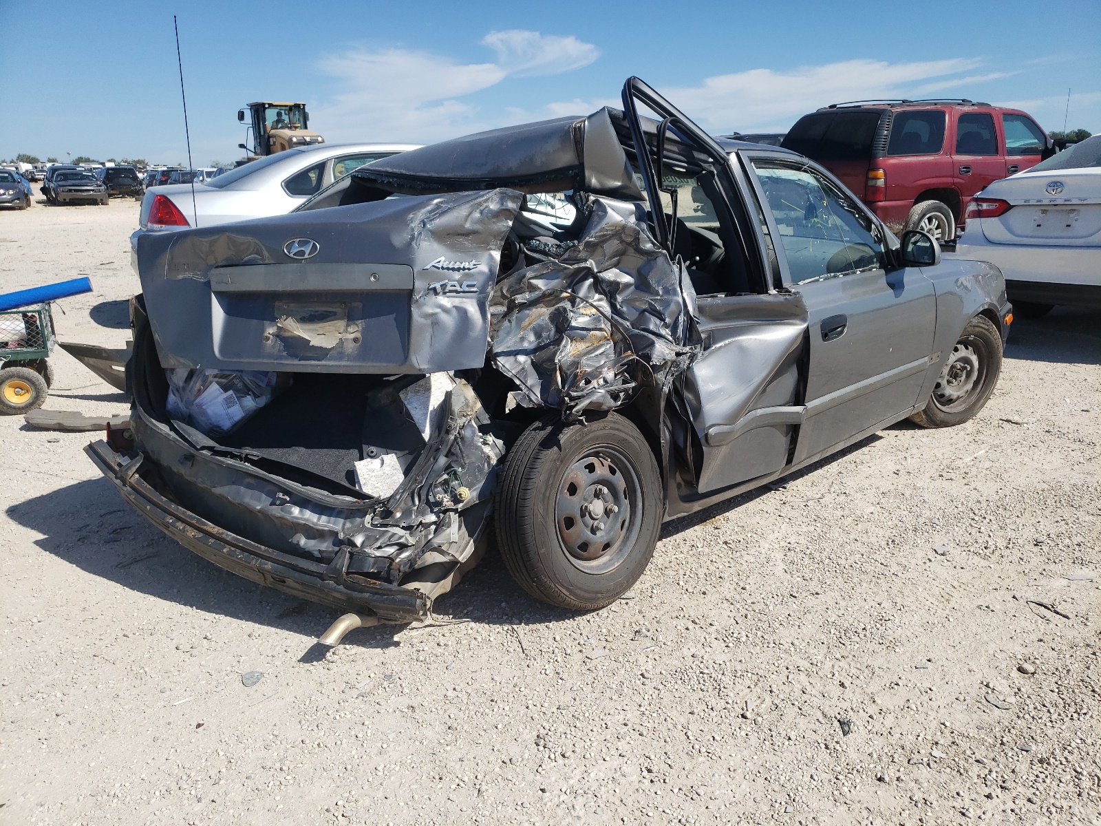 Photo 4 from auction – 2003 HYUNDAI ACCENT GL with VIN KMHCG45C93U446272