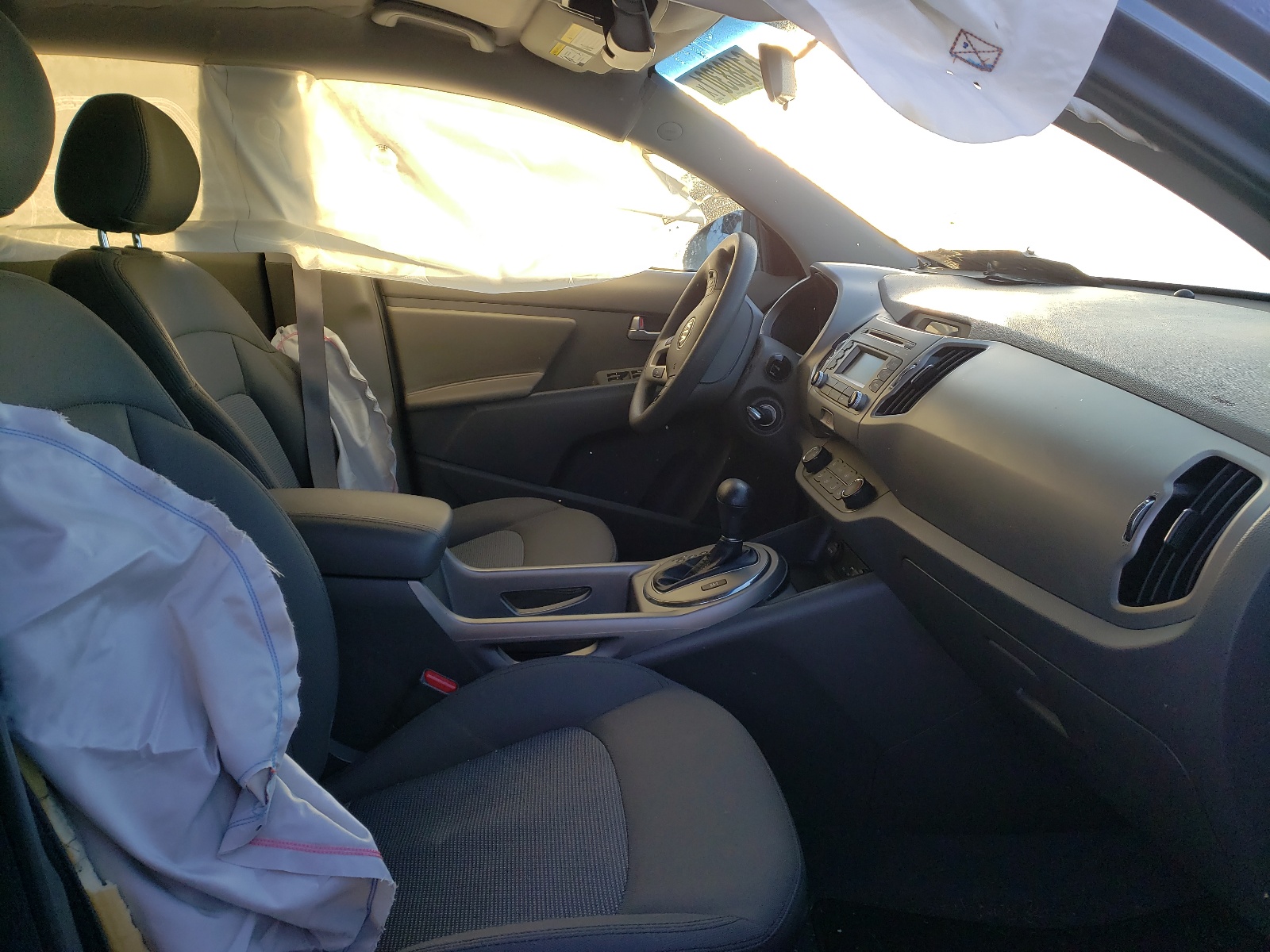 Photo 5 from auction – 2016 KIA SPORTAGE L with VIN KNDPBCAC4G7870077