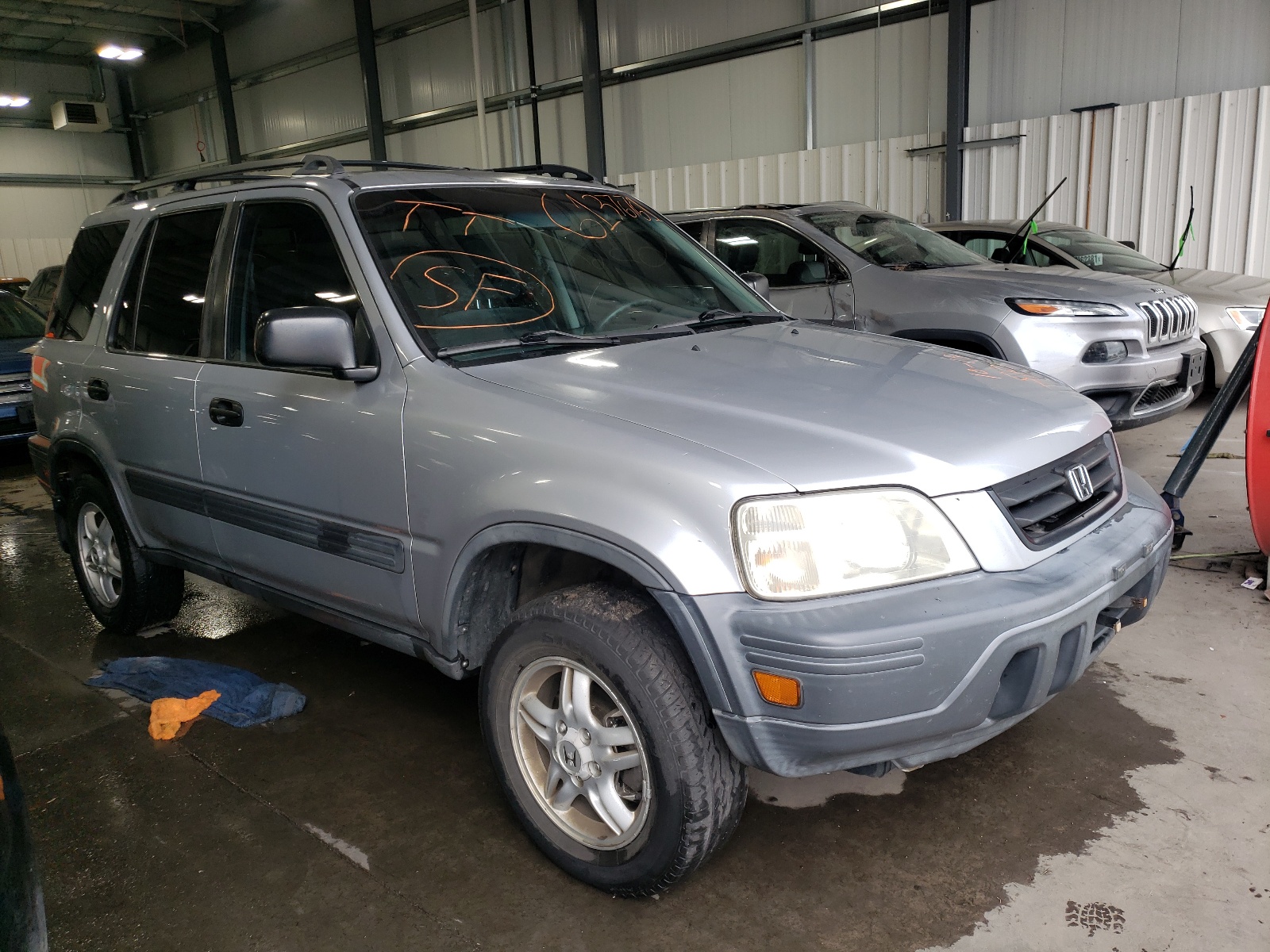 Photo 1 from auction – 2001 HONDA CR-V LX with VIN JHLRD18471C055105