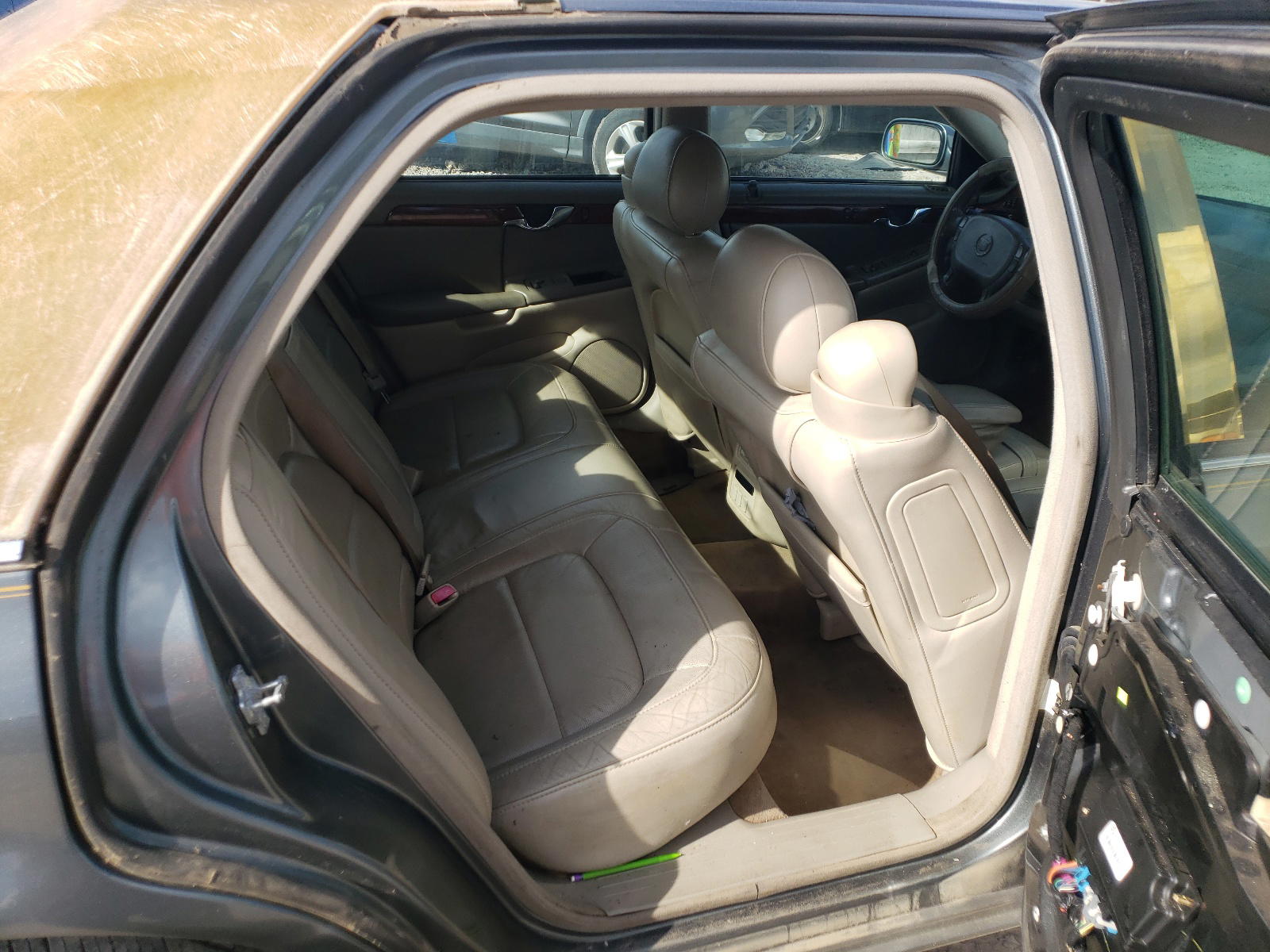Photo 6 from auction – 2004 CADILLAC DEVILLE with VIN 1G6KD54Y14U196557