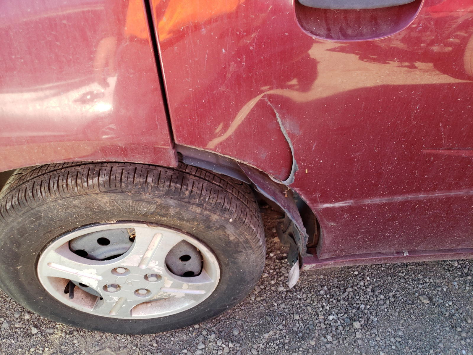 Photo 9 from auction – 2004 SATURN ION LEVEL with VIN 1G8AG52F64Z153475