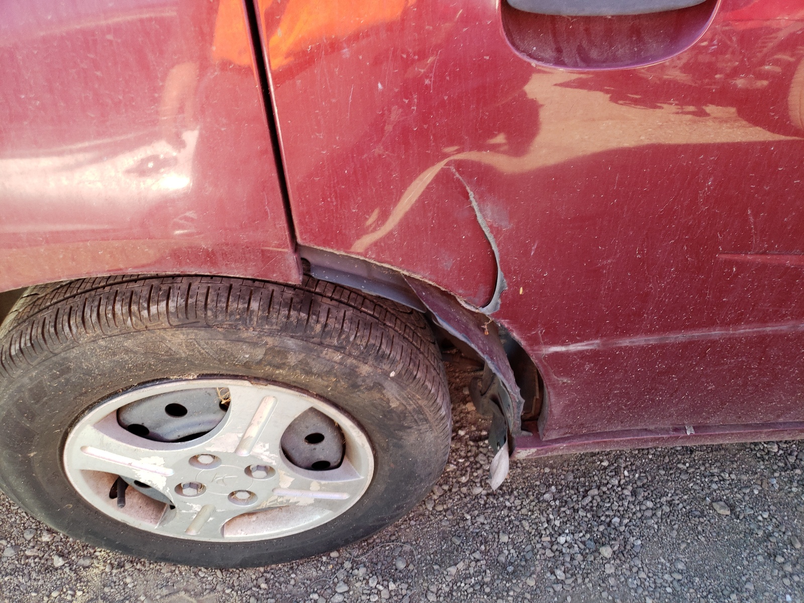 Фото 9 с аукциона – 2004 SATURN ION LEVEL с VIN 1G8AG52F64Z153475
