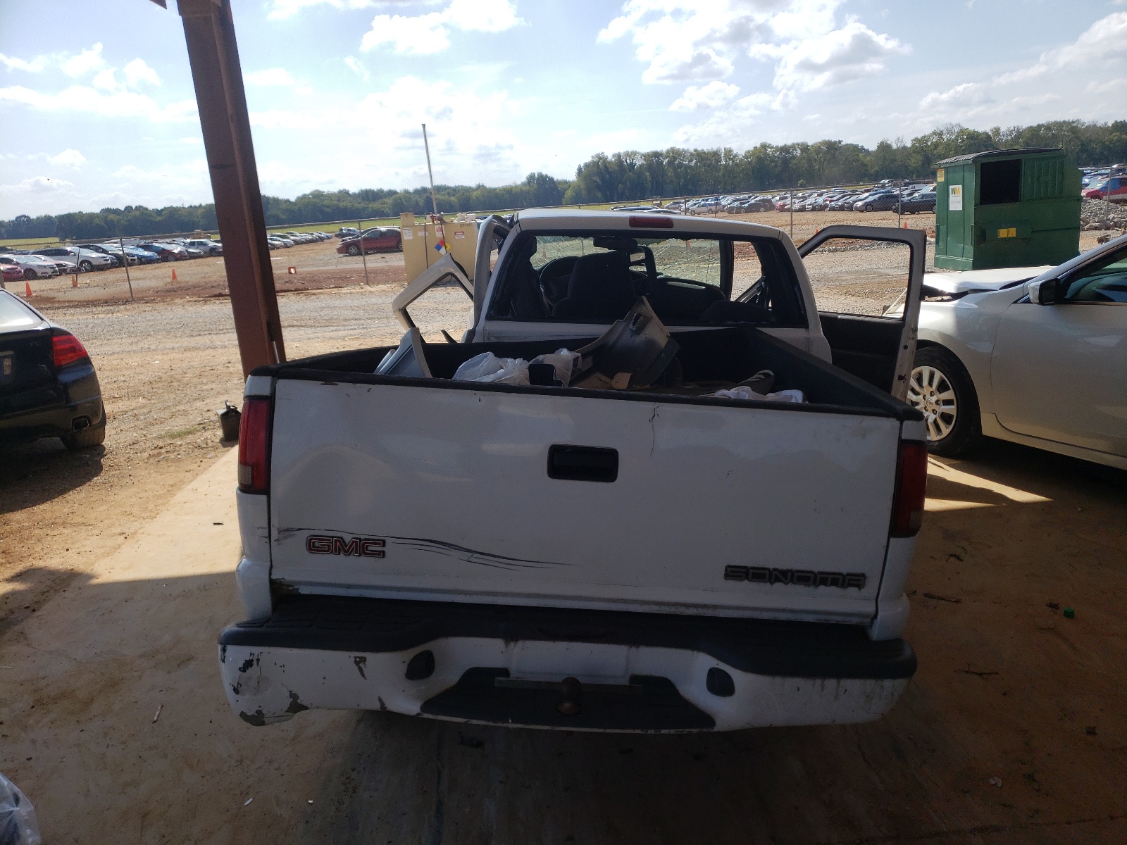 Photo 6 from auction – 1998 GMC SONOMA with VIN 1GTCS19X9W8508698