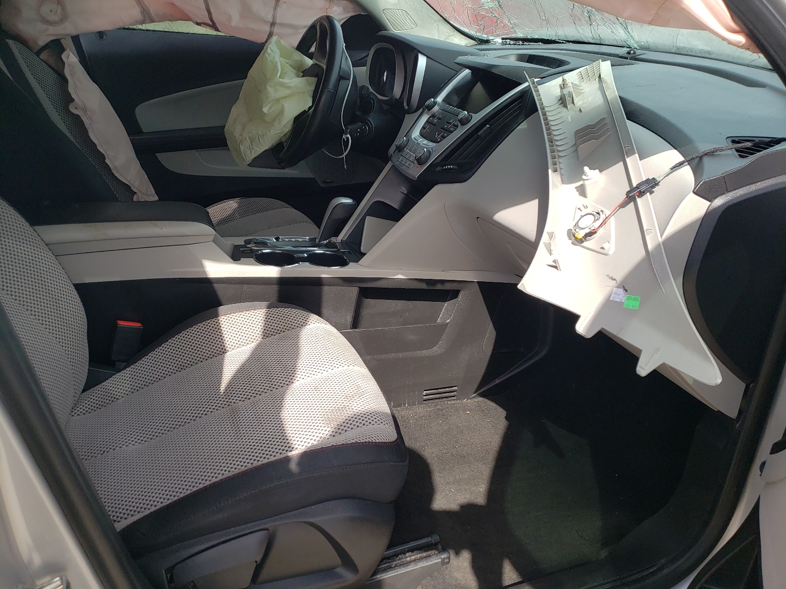 Photo 5 from auction – 2014 CHEVROLET EQUINOX LT with VIN 2GNALCEK6E6159053