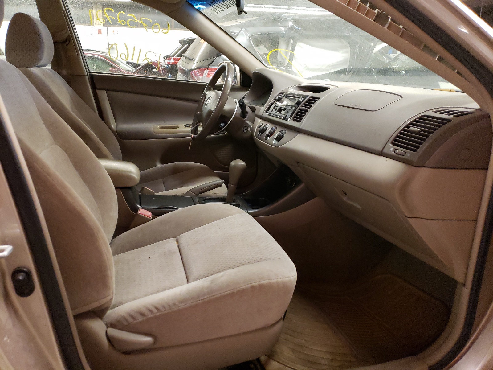 Photo 5 from auction – 2004 TOYOTA CAMRY with VIN 4T1BE32K14U262582