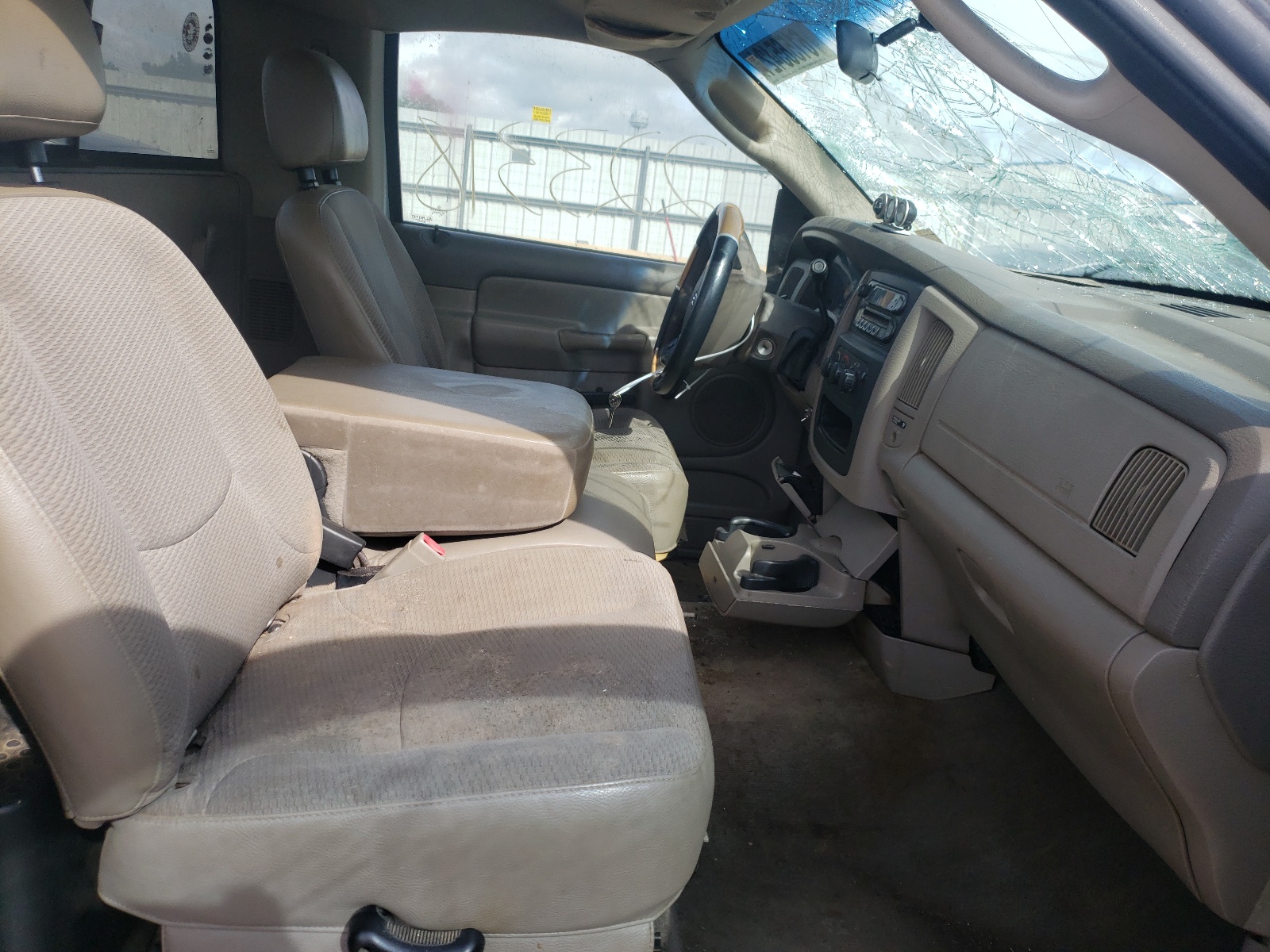 Photo 5 from auction – 2005 DODGE RAM 1500 S with VIN 1D7HA16KX5J554054