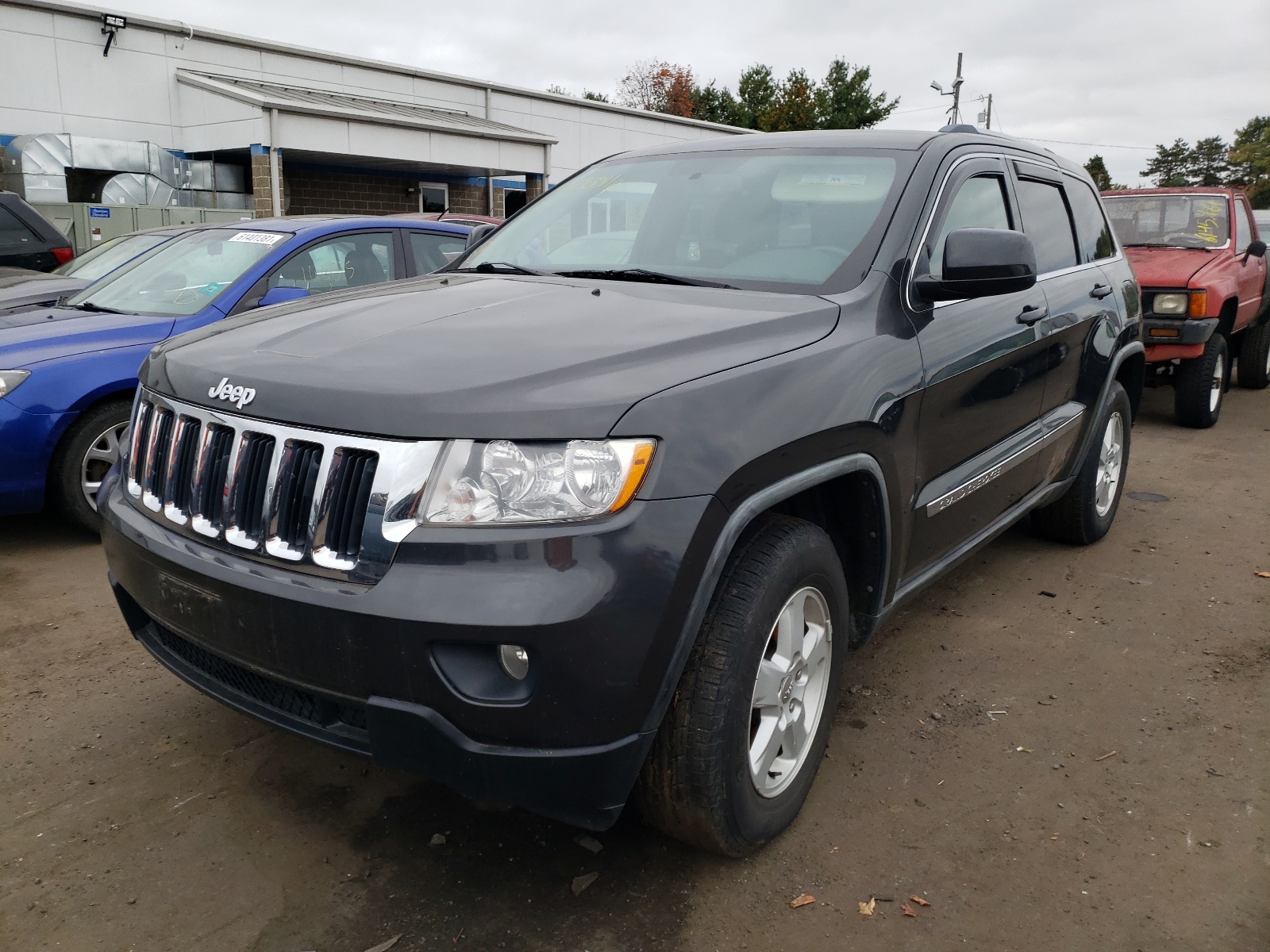 Photo 2 from auction – 2011 JEEP GRAND CHER with VIN 1J4RR4GG3BC529767