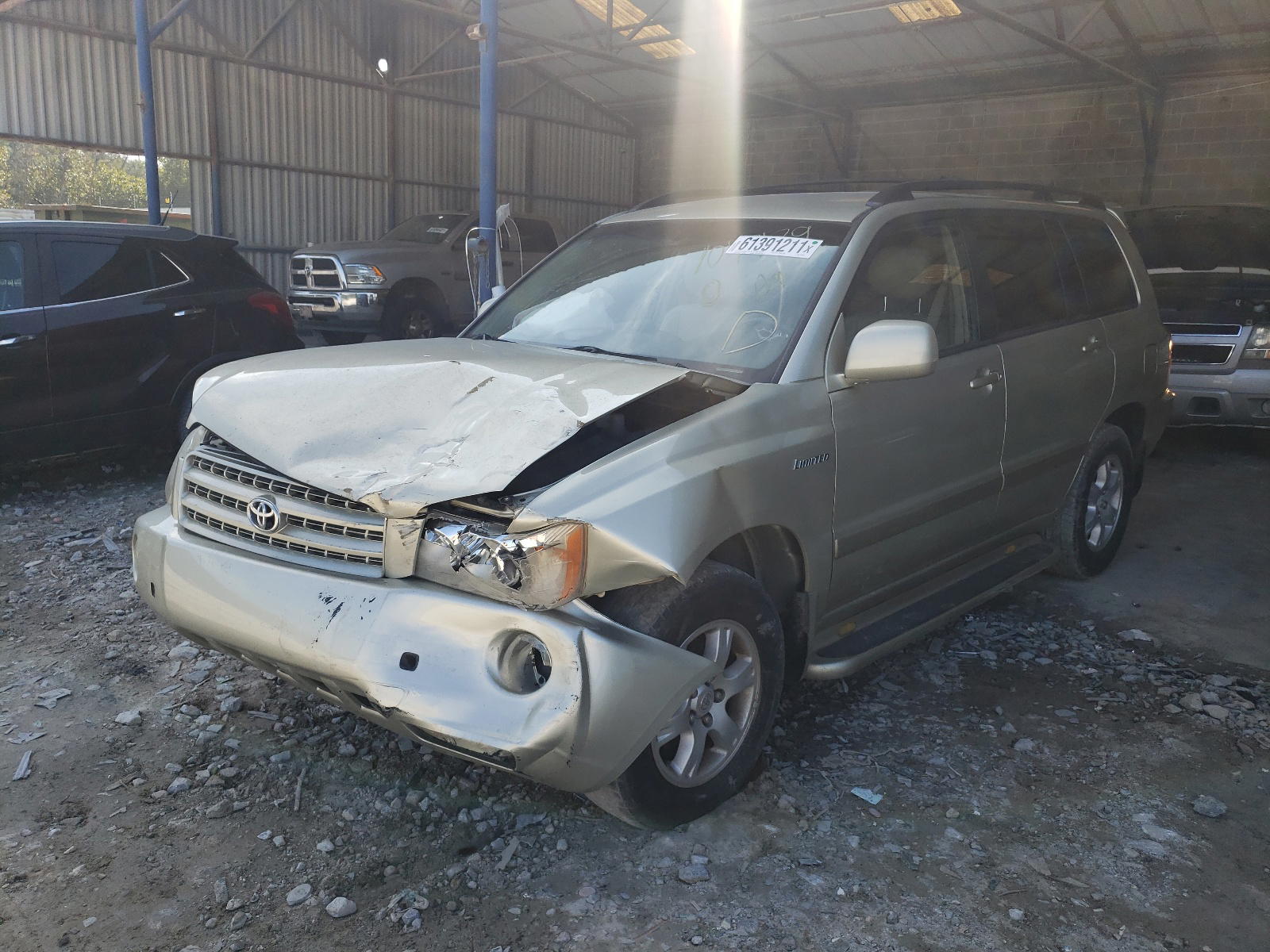 Photo 2 from auction – 2003 TOYOTA HIGHLANDER with VIN JTEGF21A130104979