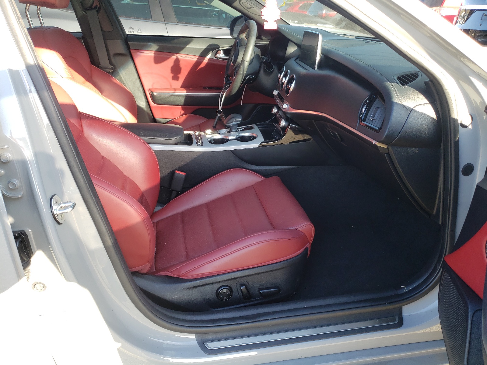 Photo 5 from auction – 2021 KIA STINGER GT with VIN KNAE55LC8M6092971