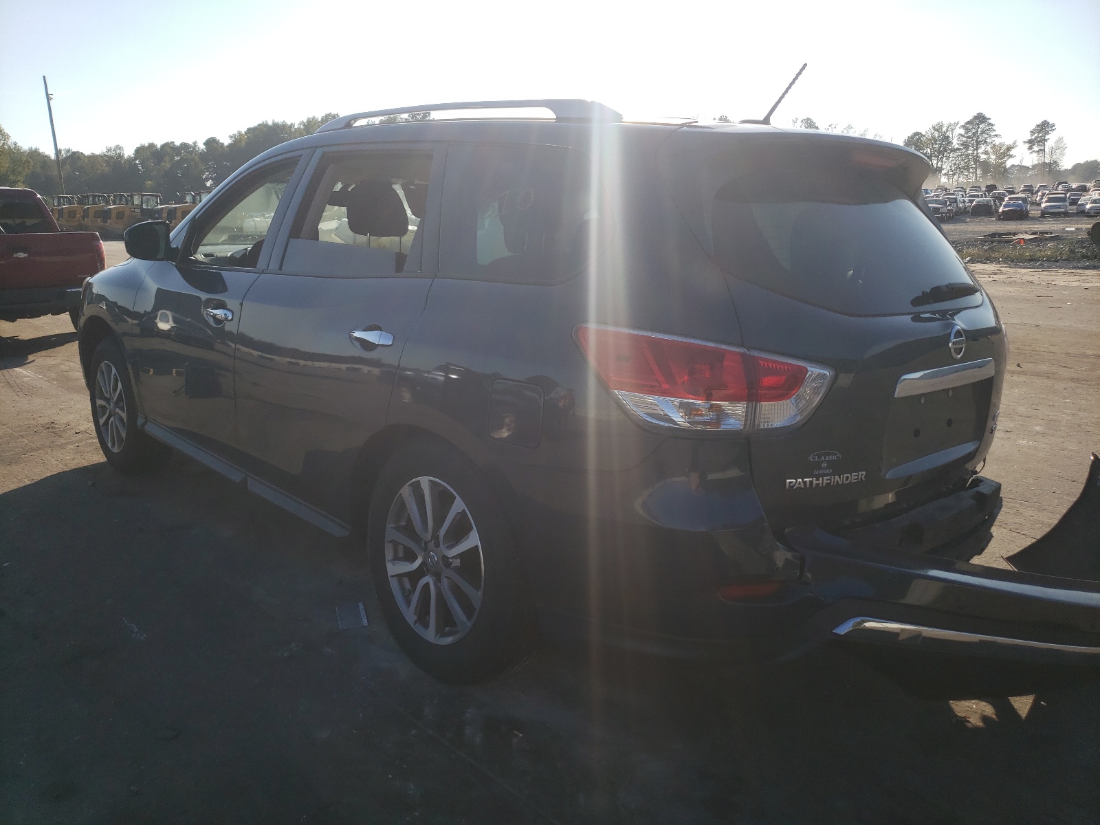 Photo 3 from auction – 2016 NISSAN PATHFINDER with VIN 5N1AR2MM2GC611056