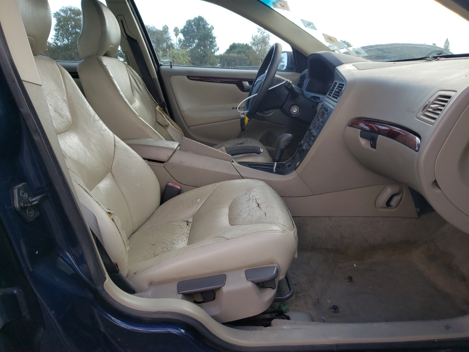 Photo 5 from auction – 2004 VOLVO S60 with VIN YV1RS61T242366639