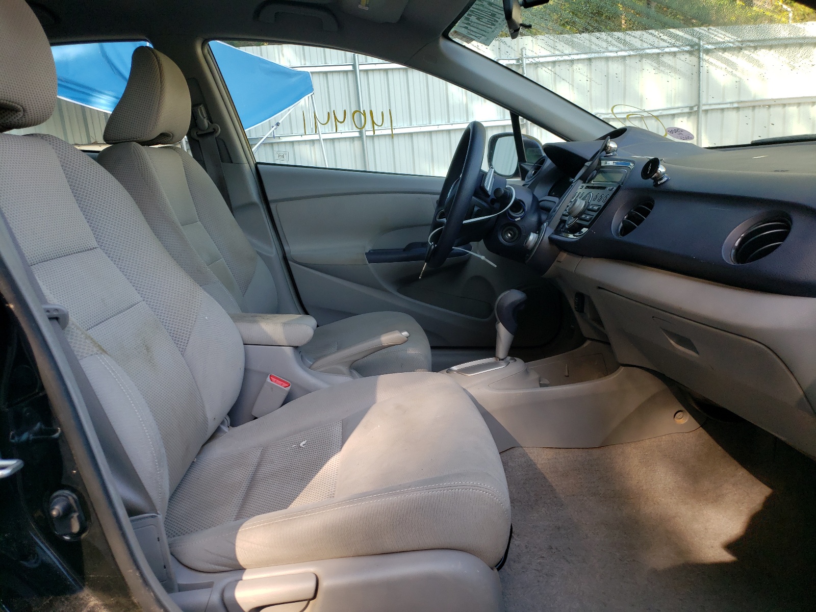 Photo 5 from auction – 2010 HONDA INSIGHT EX with VIN JHMZE2H7XAS041133
