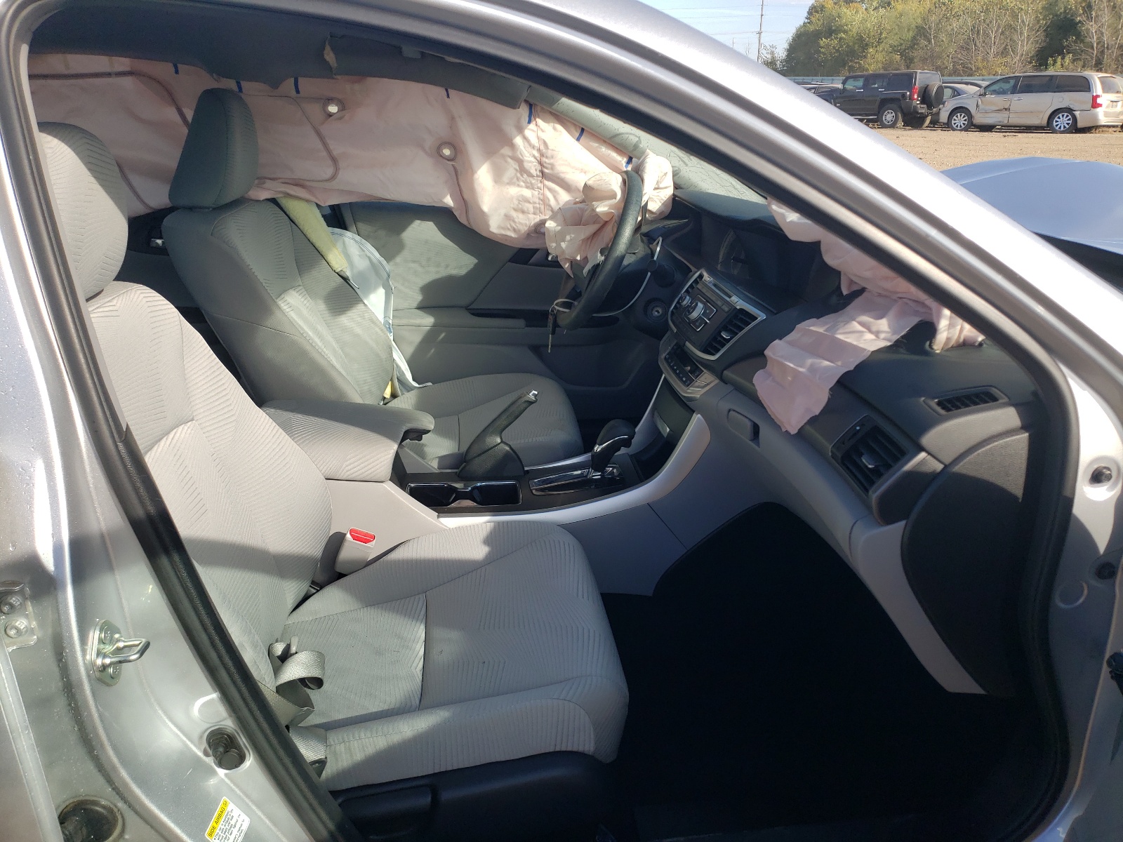 Photo 5 from auction – 2014 HONDA ACCORD LX with VIN 1HGCR2F32EA120076