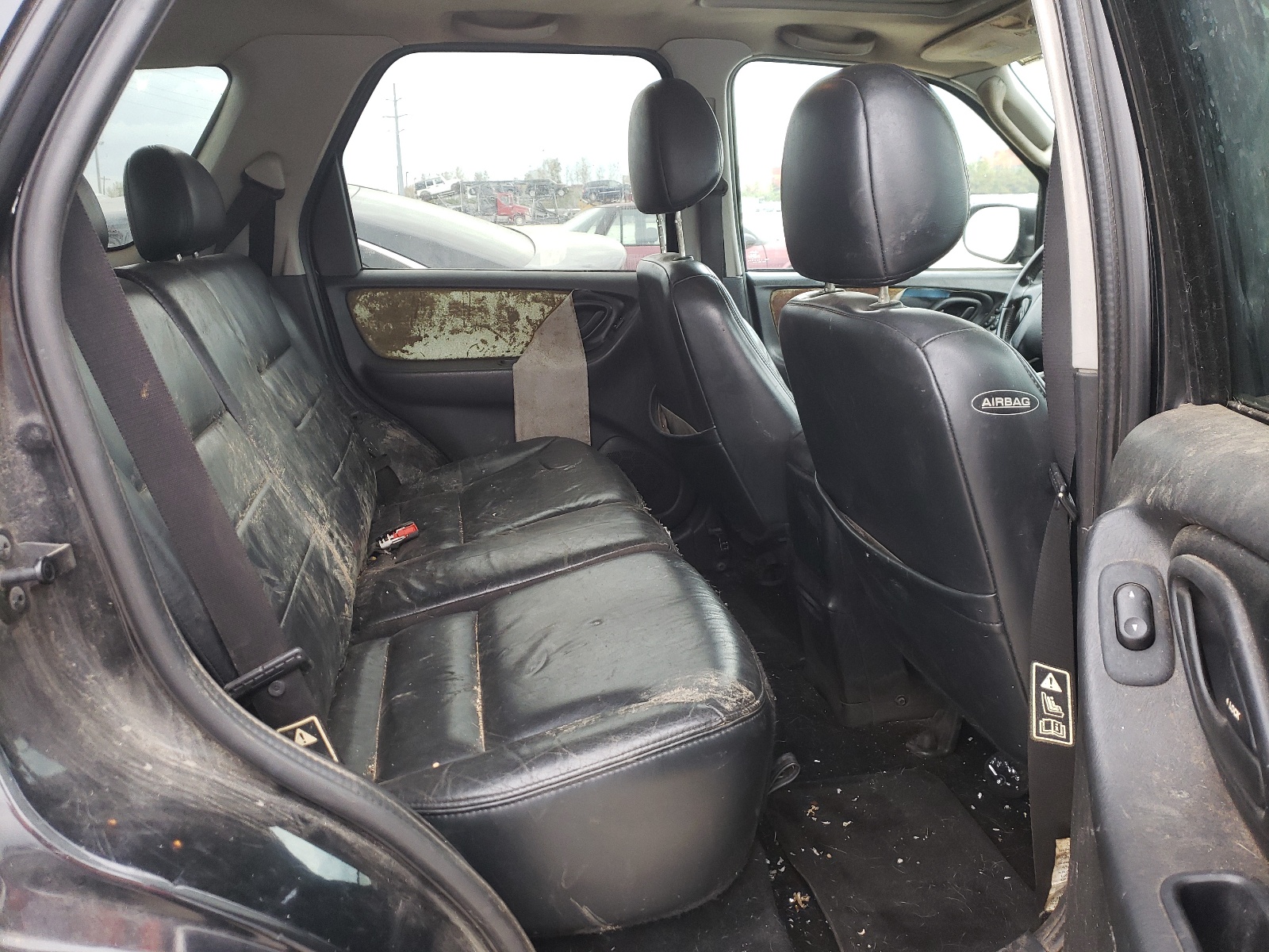 Zdjęcie 6 z aukcji – 2004 FORD ESCAPE LIM z VIN 1FMCU04184KA41132