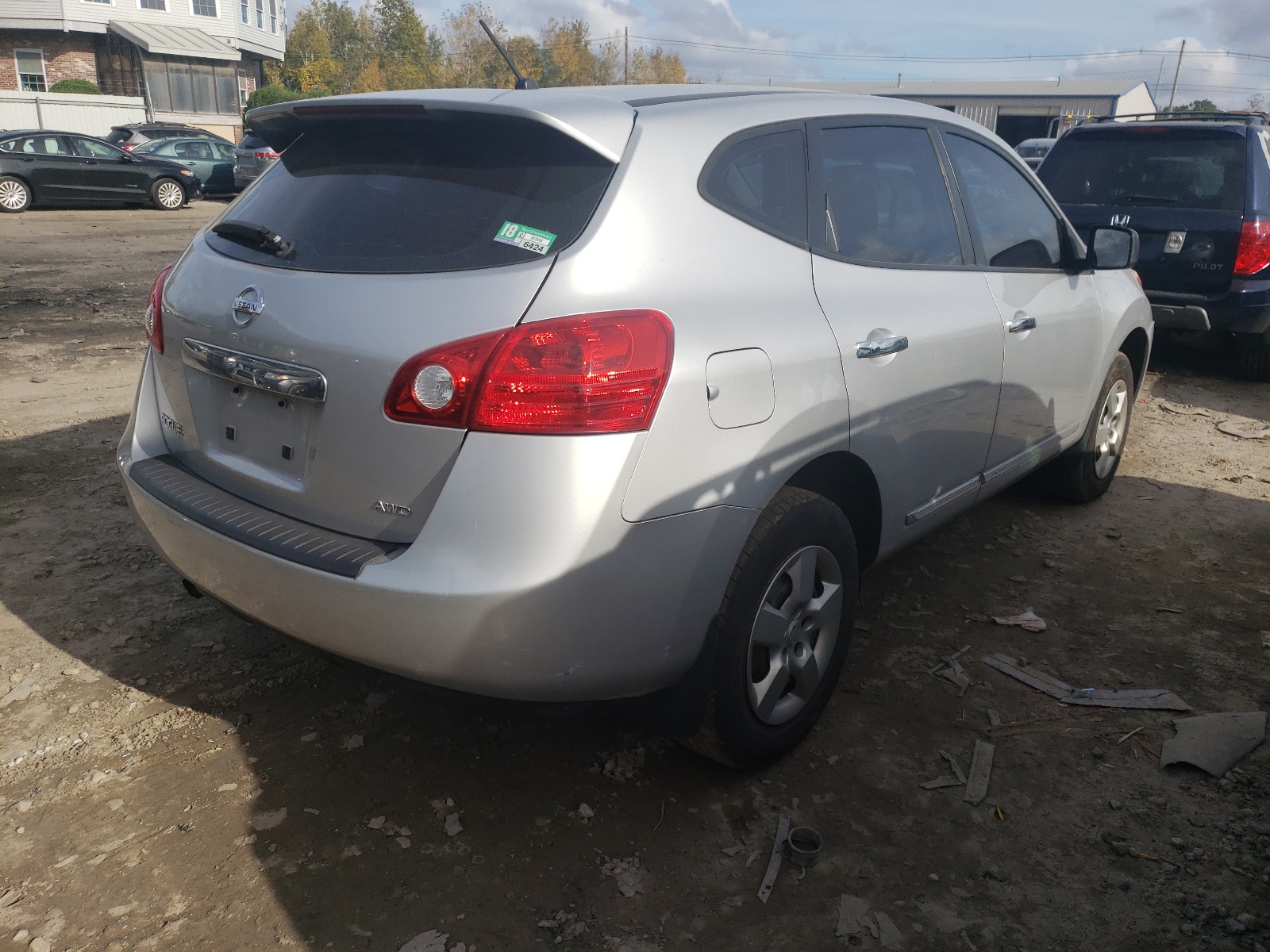 Photo 4 from auction – 2011 NISSAN ROGUE S with VIN JN8AS5MV7BW661854