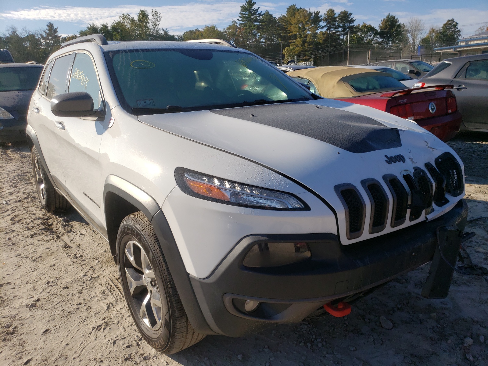 JEEP CHEROKEE T 2015 with VIN 1C4PJMBS7FW746579 - Photo from auction
