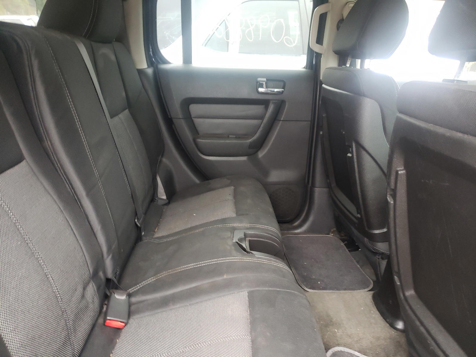 Photo 6 from auction – 2007 HUMMER H3 with VIN 5GTDN13E778130085