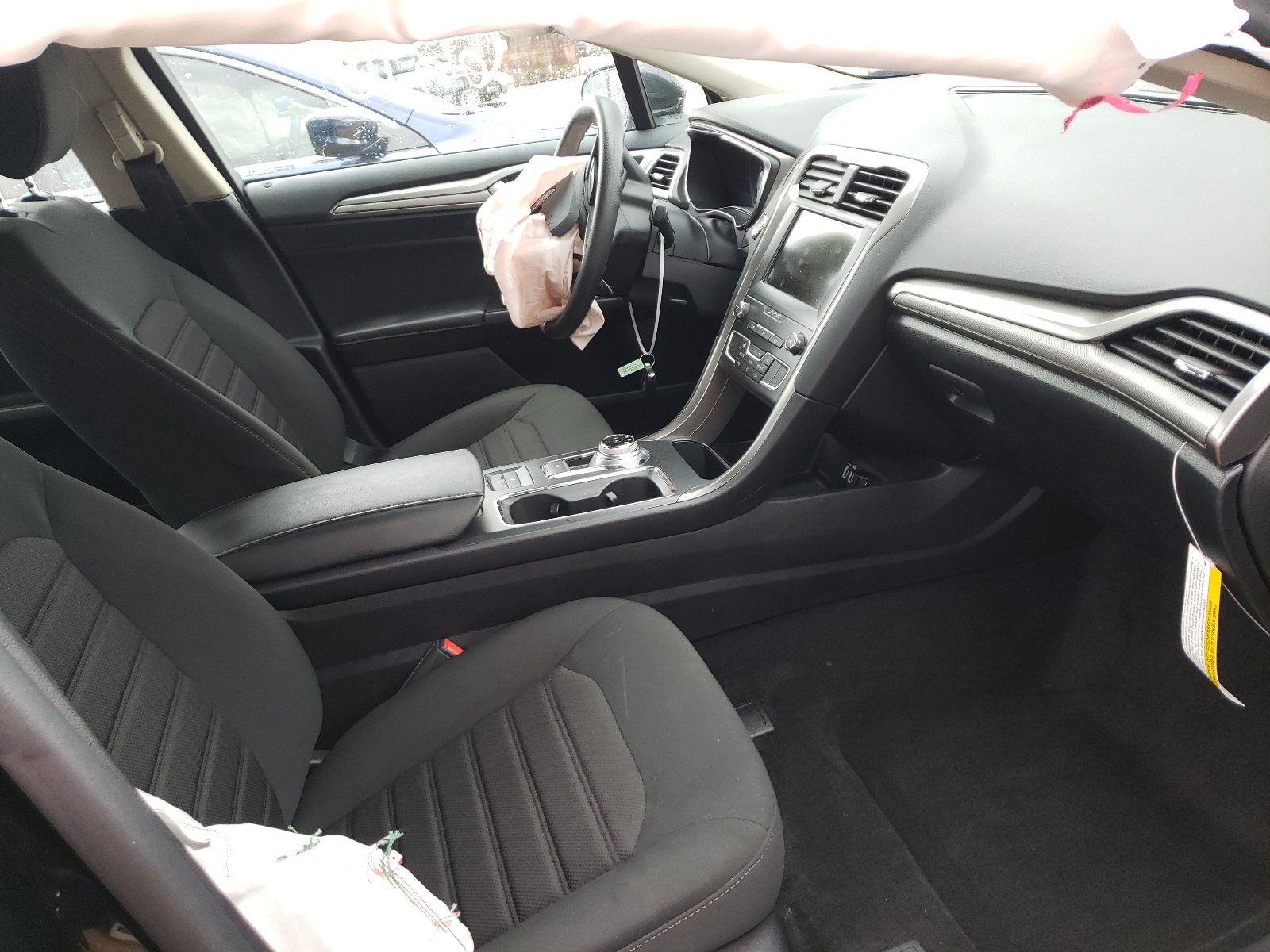 Photo 5 from auction – 2020 FORD FUSION SE with VIN 3FA6P0HD5LR148409