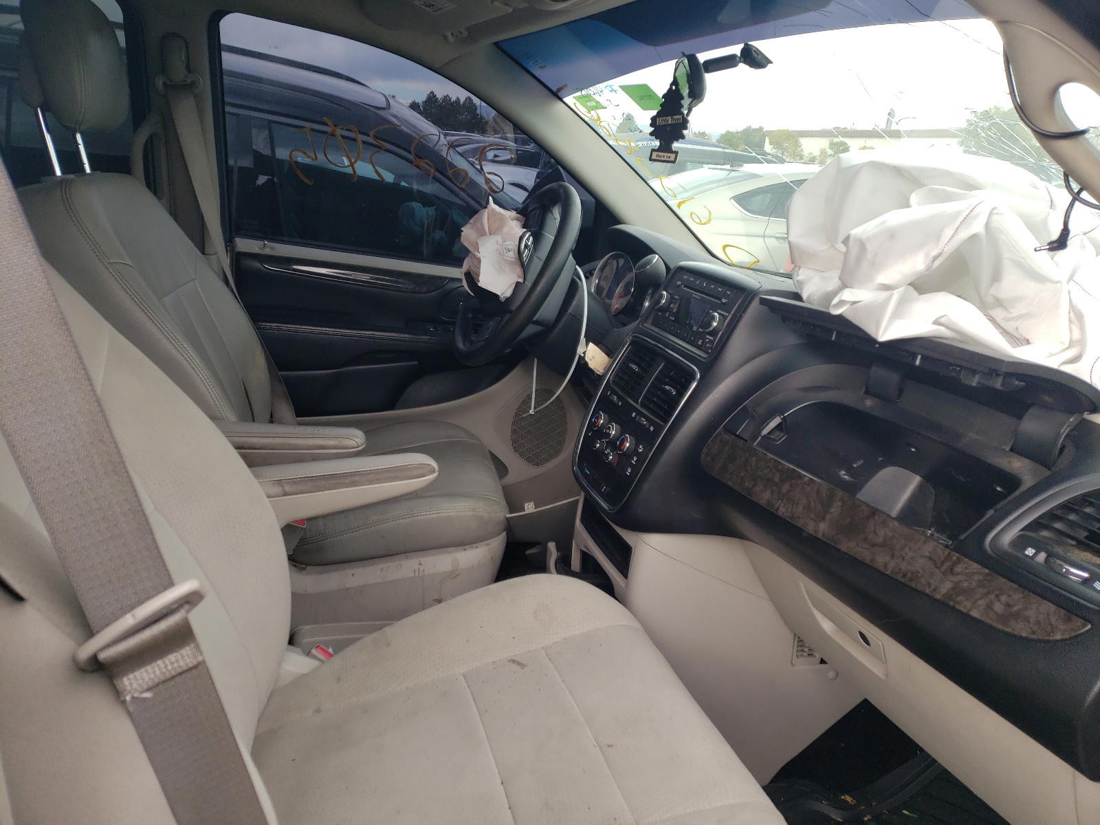 Photo 5 from auction – 2011 DODGE GRAND CARA with VIN 2D4RN3DG6BR682671