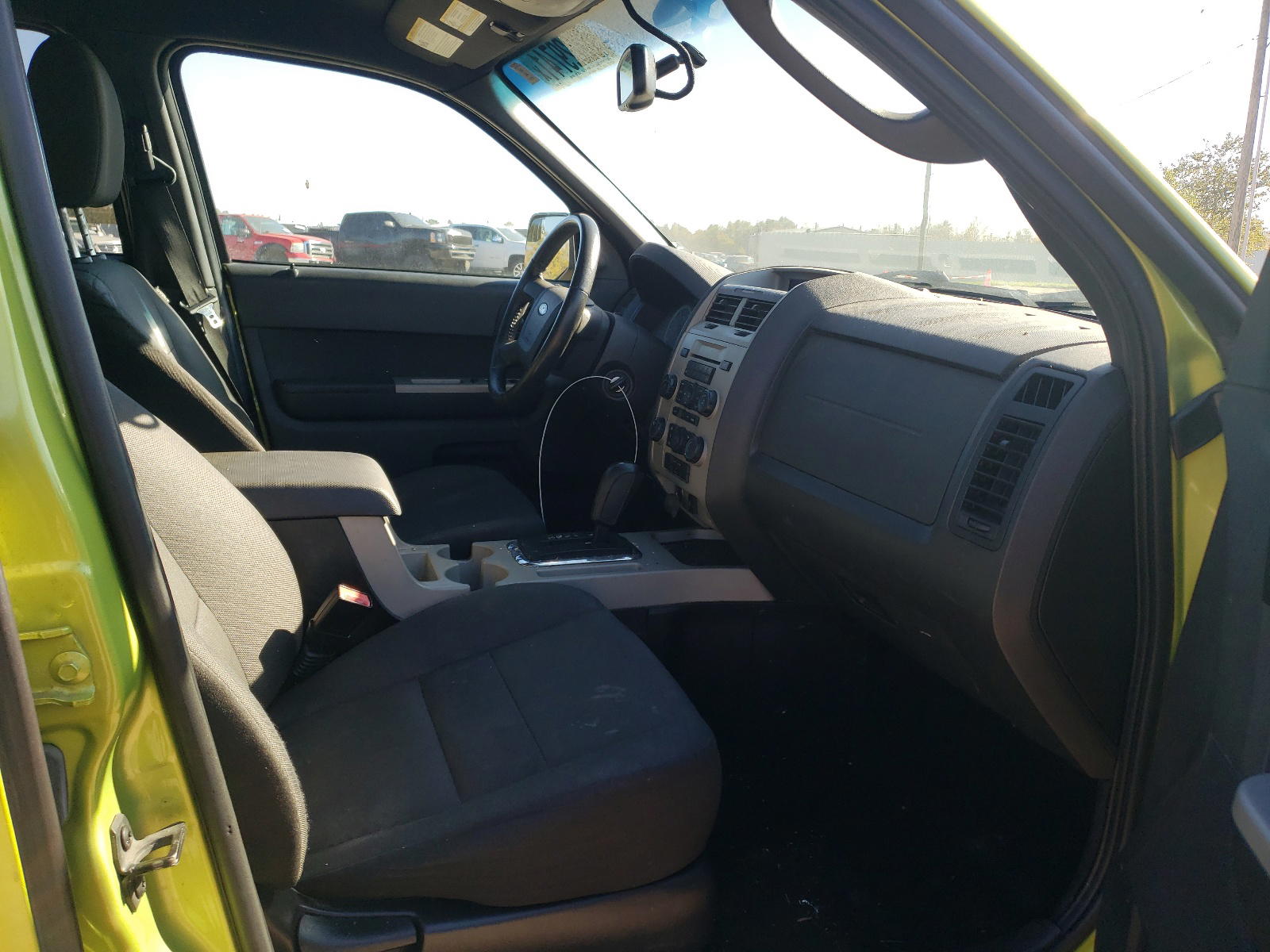Photo 5 from auction – 2012 FORD ESCAPE XLT with VIN 1FMCU9D70CKB83353