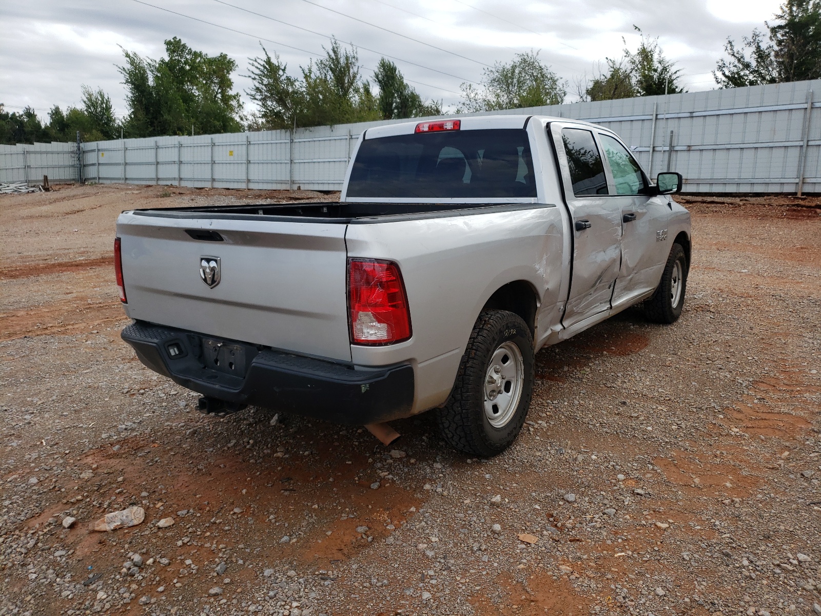 Photo 4 from auction – 2017 RAM 1500 ST with VIN 1C6RR6KG1HS556383