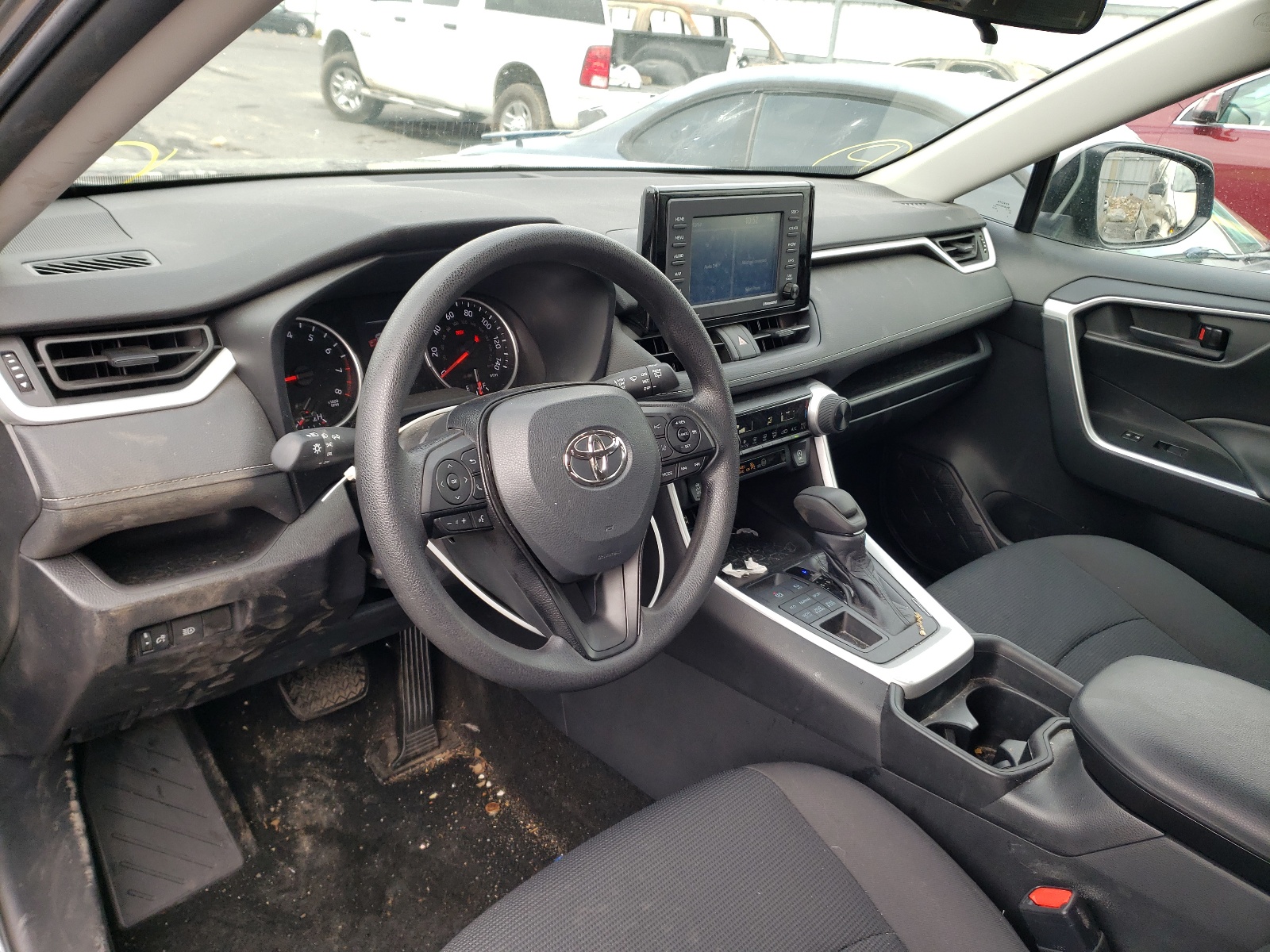 Photo 9 from auction – 2021 TOYOTA RAV4 LE with VIN 2T3F1RFV9MC152473
