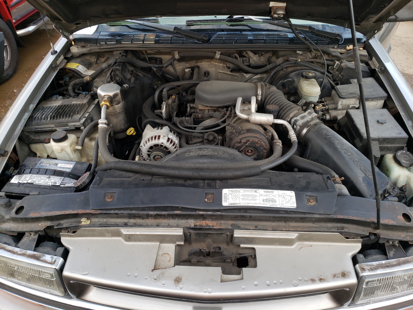 Photo 7 from auction – 1998 CHEVROLET BLAZER with VIN 1GNDT13W9W2288135