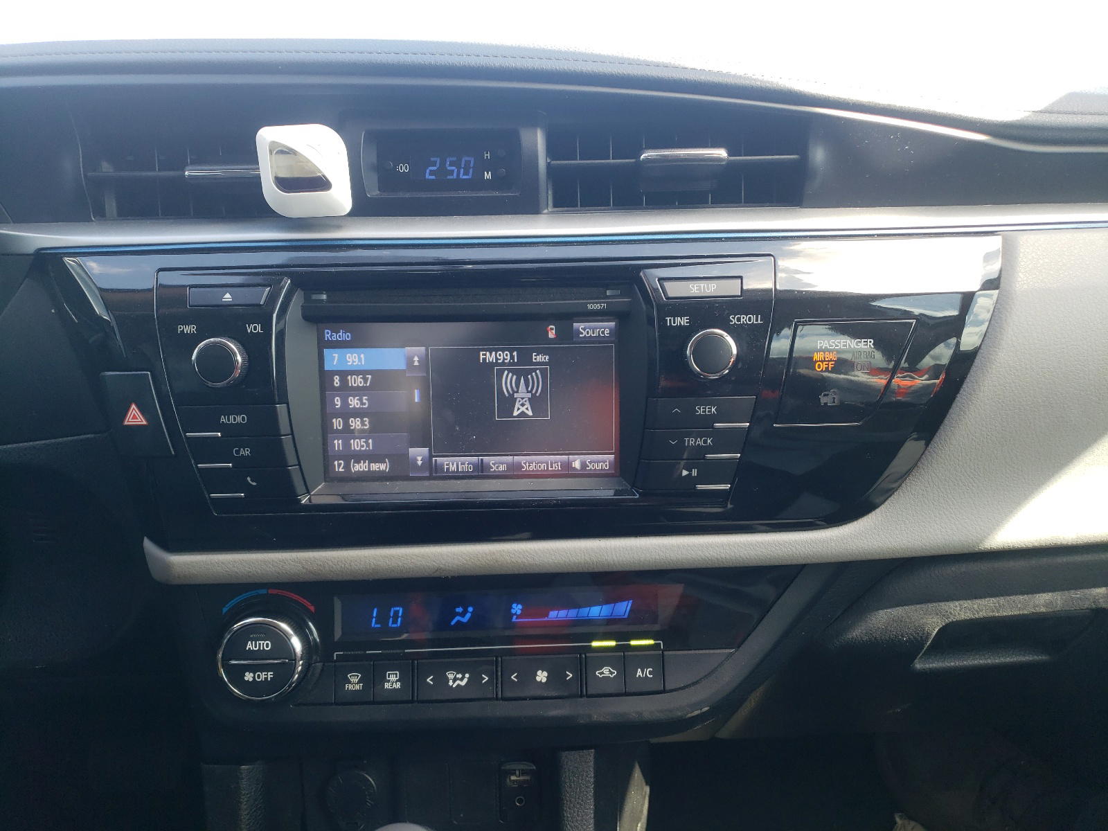 Photo 9 from auction – 2016 TOYOTA COROLLA L with VIN 5YFBURHE0GP380409