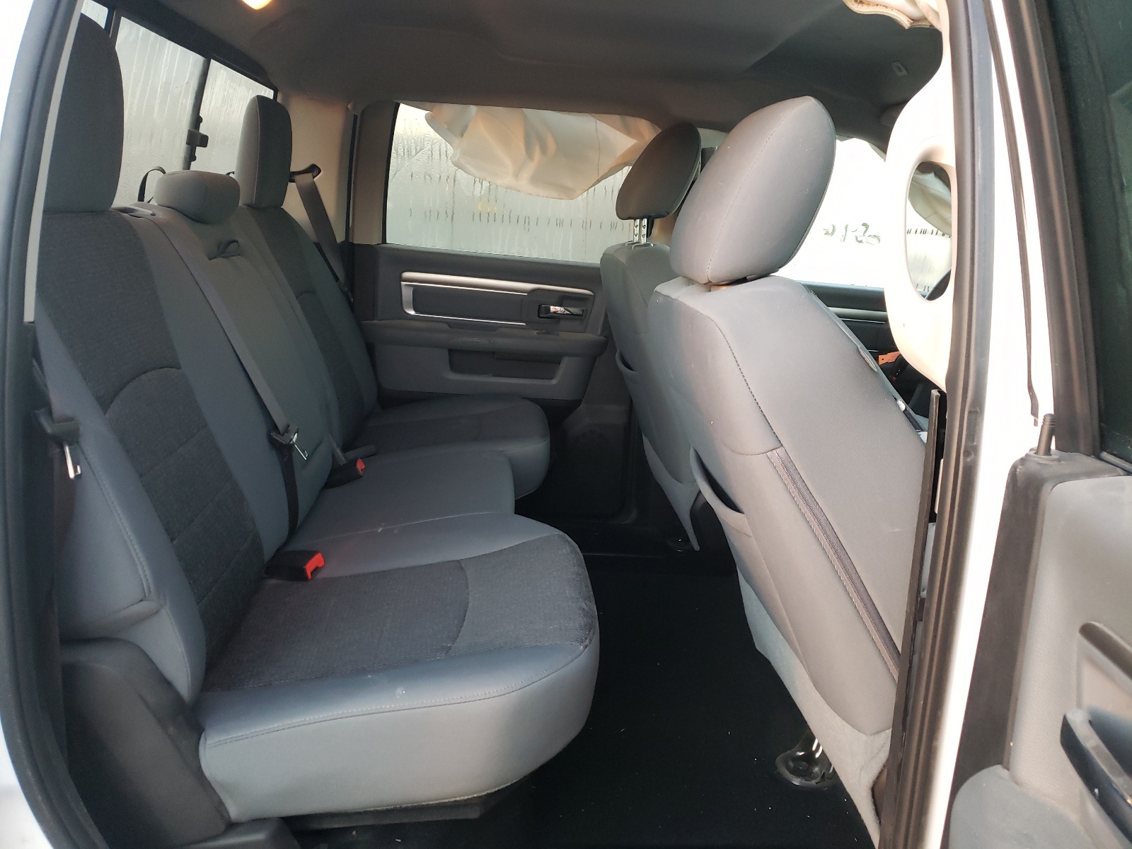 Photo 6 from auction – 2019 RAM 1500 CLASS with VIN 3C6RR7LG8KG670092