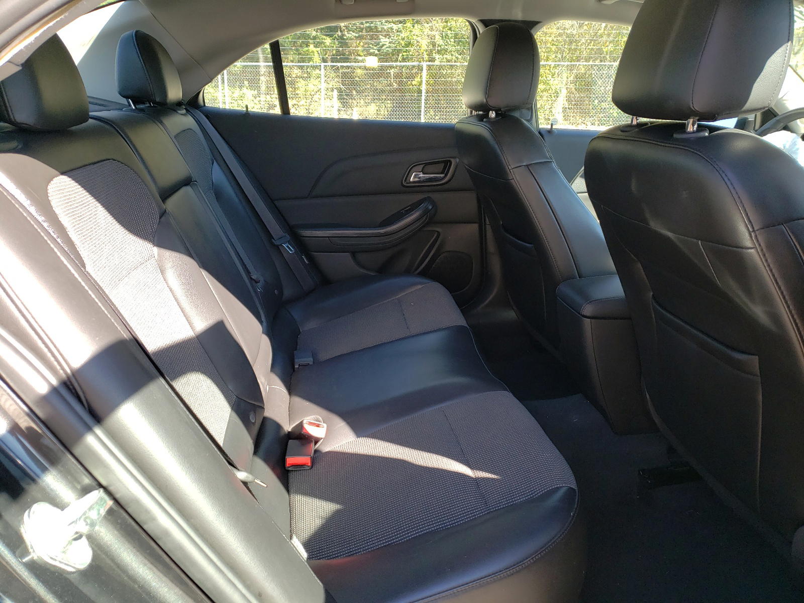 Photo 6 from auction – 2015 CHEVROLET MALIBU with VIN 1G11C5SL1FF130903