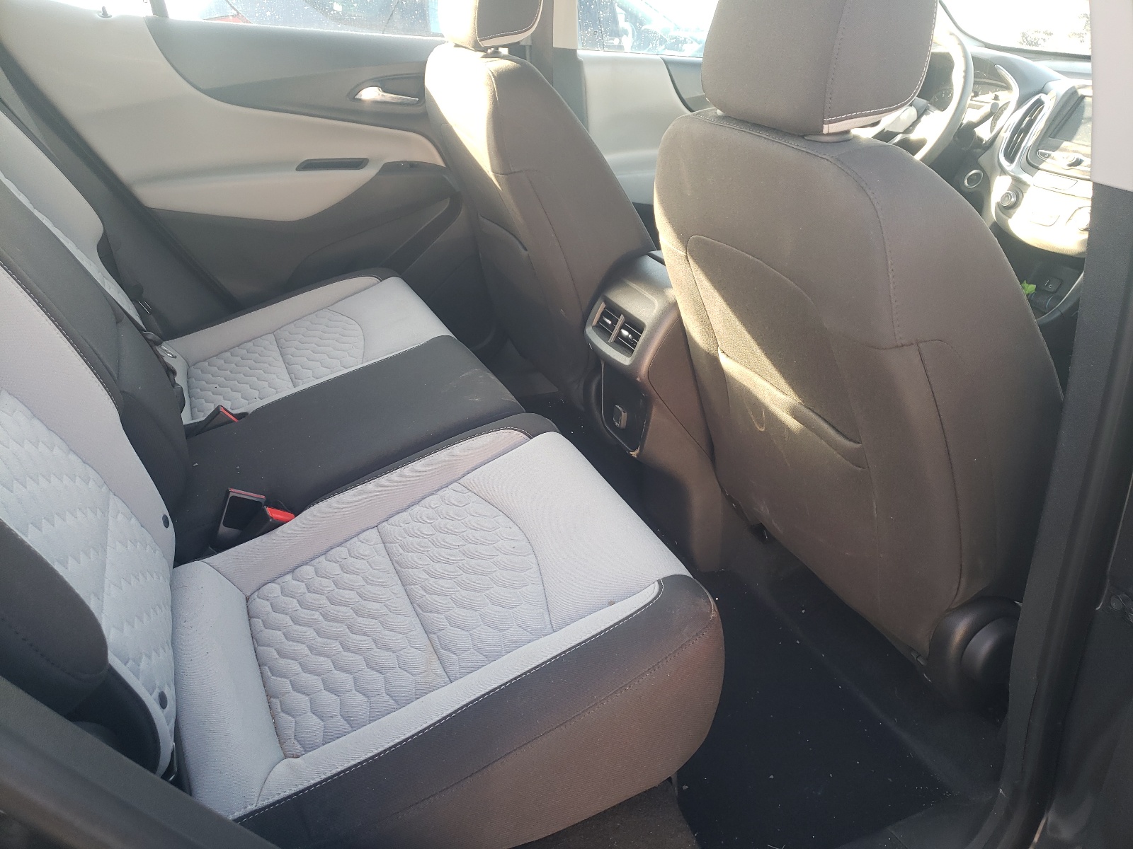 Photo 6 from auction – 2018 CHEVROLET EQUINOX LS with VIN 2GNAXHEV7J6192763