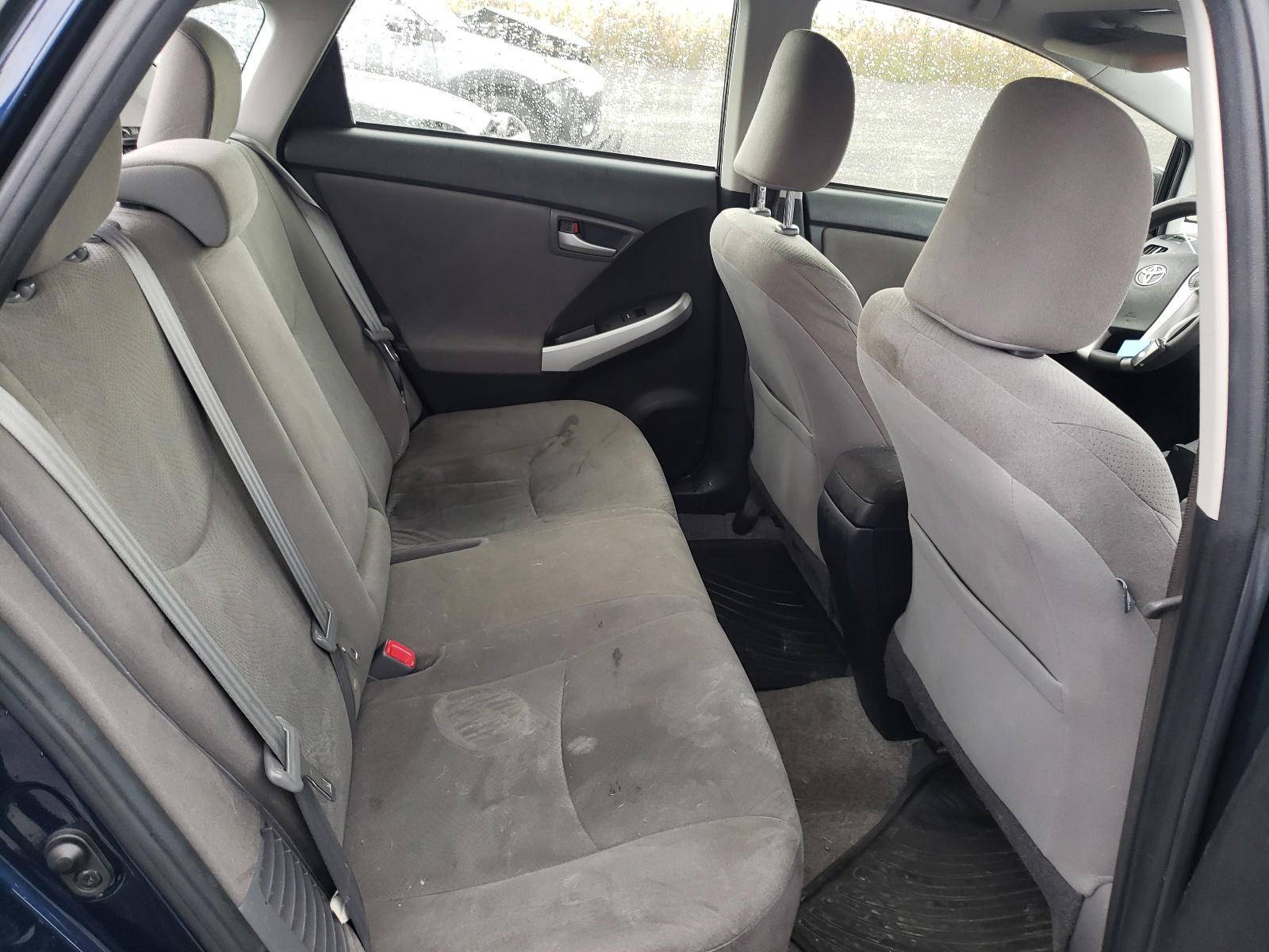 Photo 6 from auction – 2015 TOYOTA PRIUS with VIN JTDKN3DU1F0424448