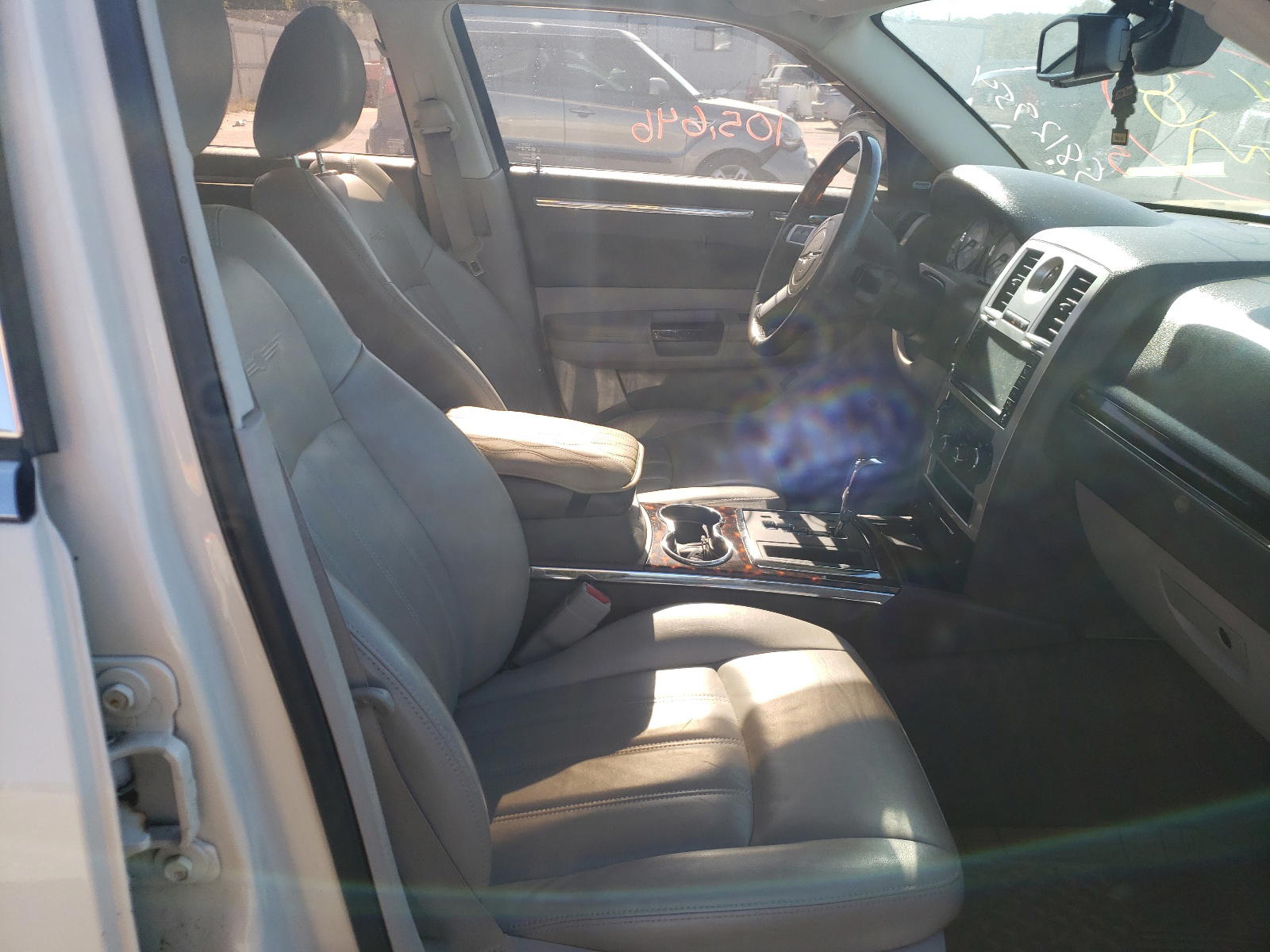 Photo 5 from auction – 2010 CHRYSLER 300C with VIN 2C3CA6CT6AH114640
