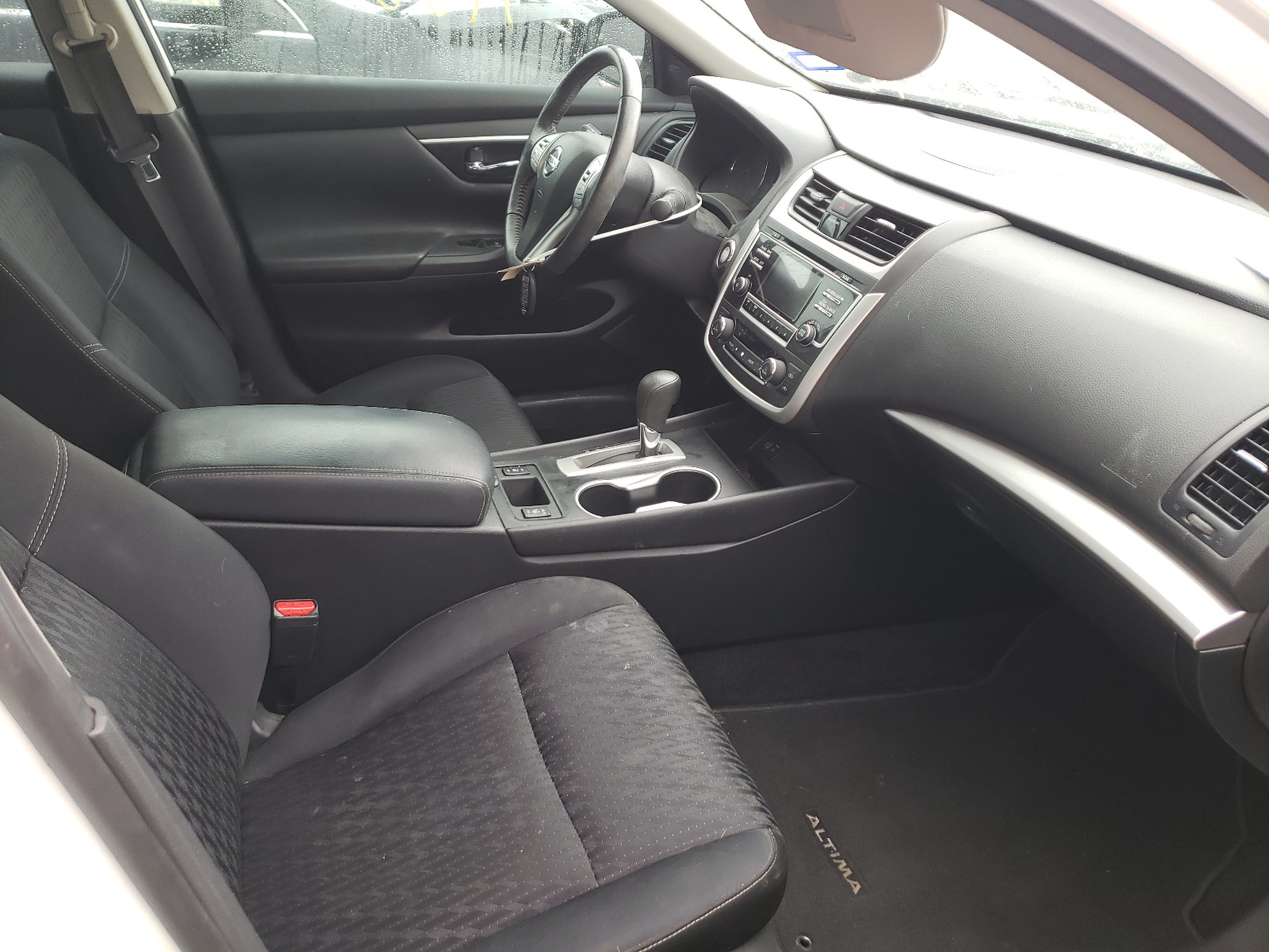 Photo 5 from auction – 2017 NISSAN ALTIMA 2.5 with VIN 1N4AL3AP4HC230598