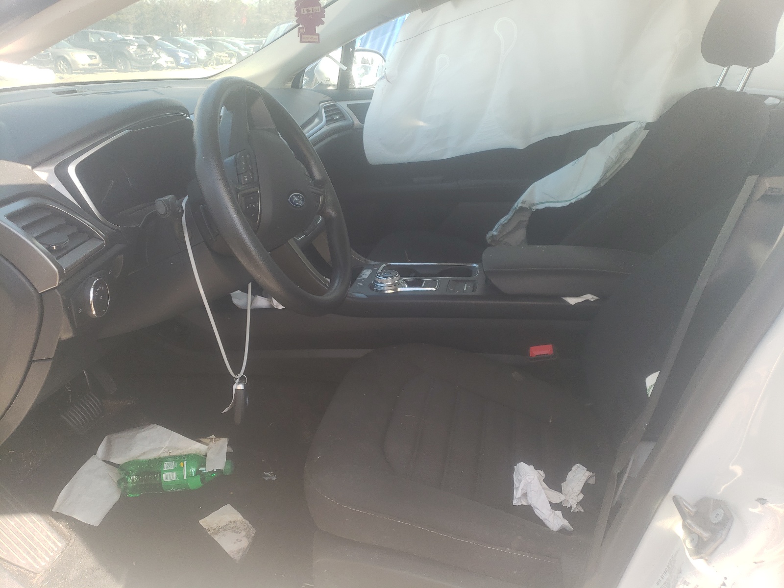 Photo 5 from auction – 2019 FORD FUSION SE with VIN 3FA6P0HD1KR162919