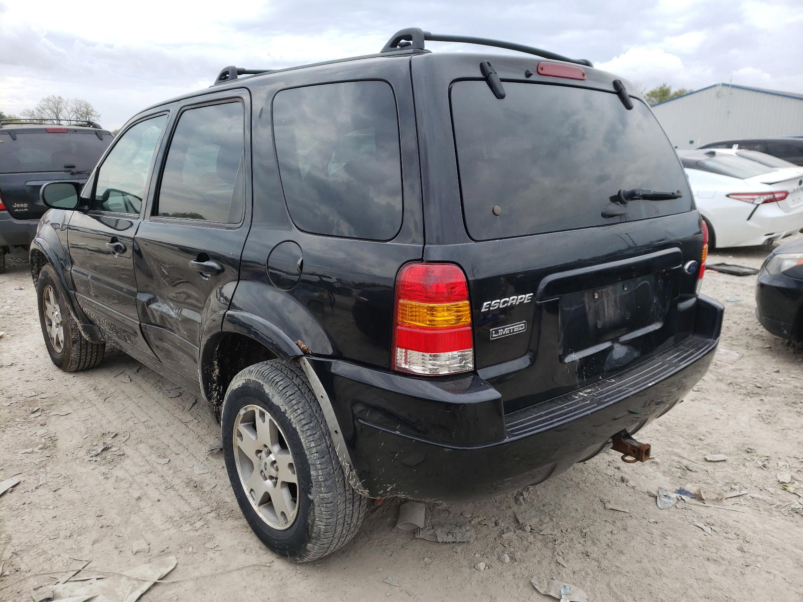 Photo 3 from auction – 2004 FORD ESCAPE LIM with VIN 1FMCU04184KA41132