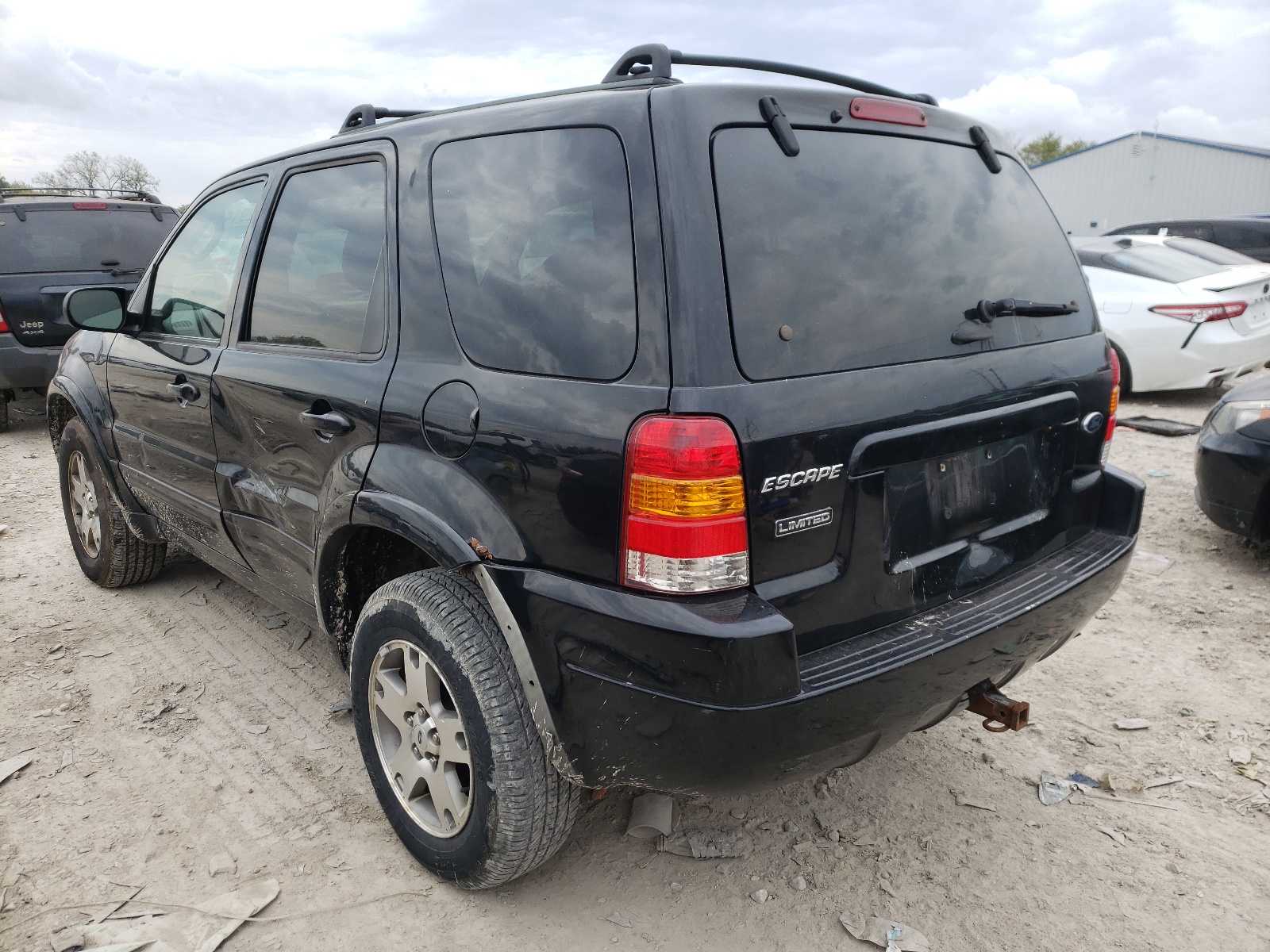 Zdjęcie 3 z aukcji – 2004 FORD ESCAPE LIM z VIN 1FMCU04184KA41132
