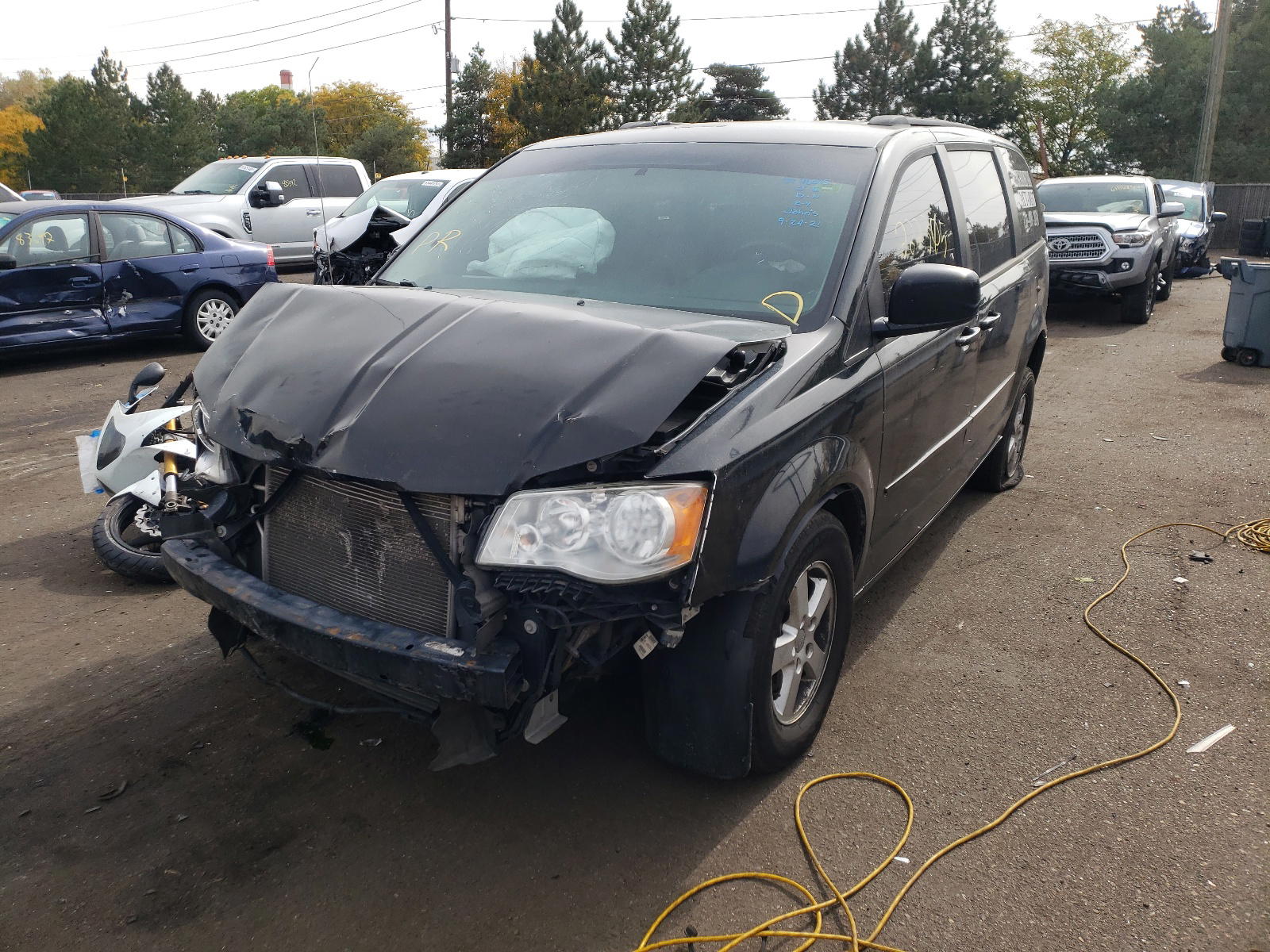 Photo 2 from auction – 2011 DODGE GRAND CARA with VIN 2D4RN3DG6BR682671