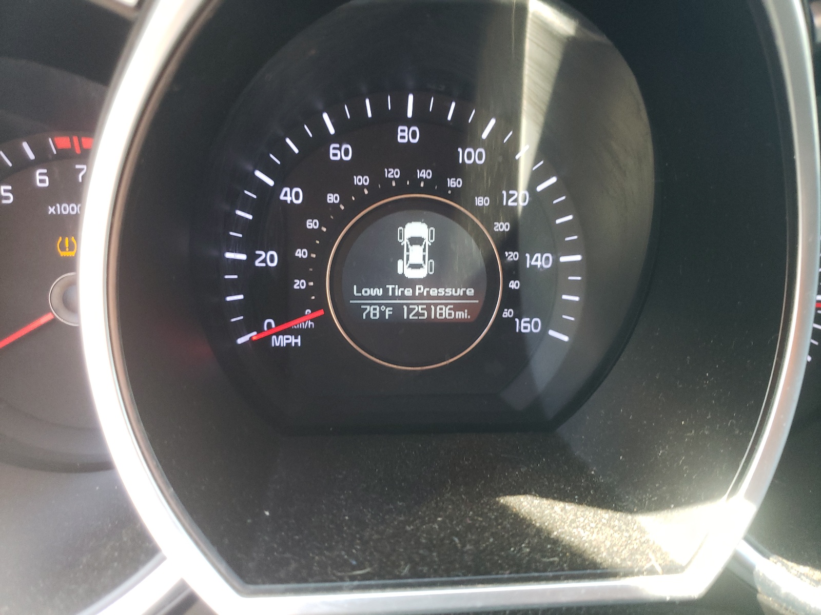 Photo 8 from auction – 2015 KIA OPTIMA LX with VIN 5XXGM4A70FG461776