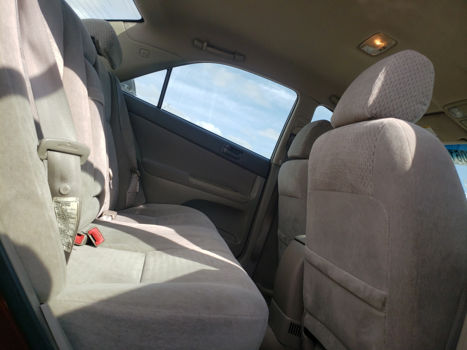 Photo 6 from auction – 2002 TOYOTA CAMRY LE with VIN 4T1BF30K12U035146