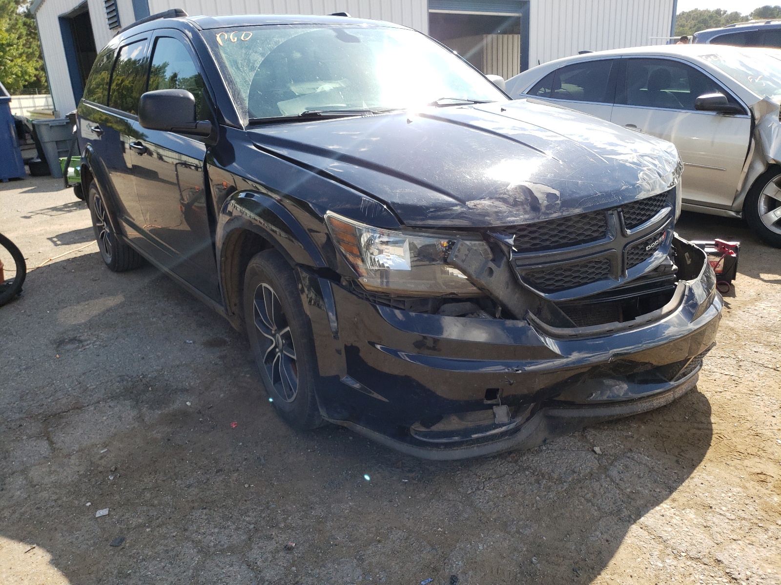 DODGE JOURNEY SE 2018 with VIN 3C4PDCABXJT386094 - Photo from auction