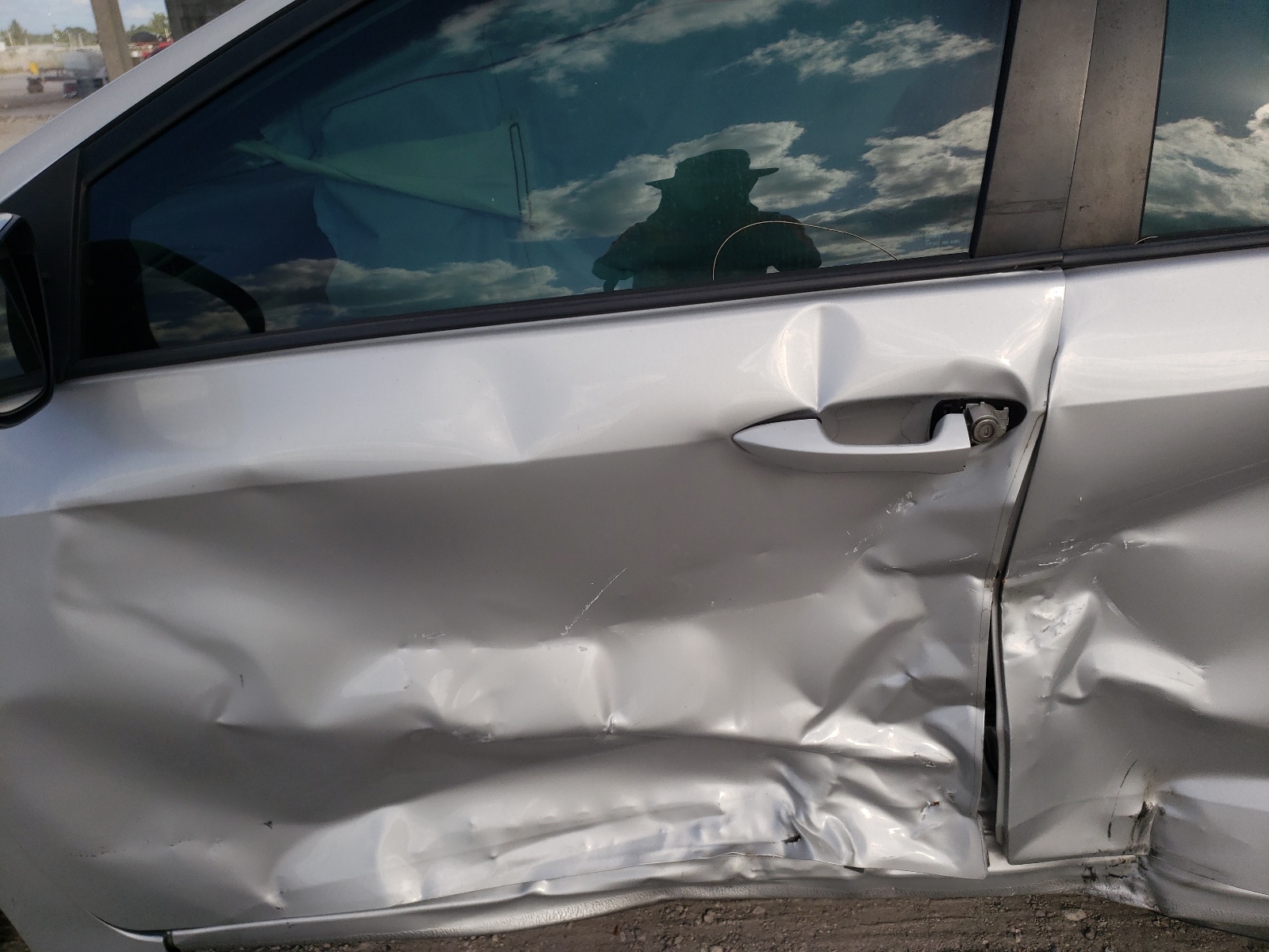 Photo 10 from auction – 2019 TOYOTA COROLLA L with VIN 2T1BURHE2KC156843