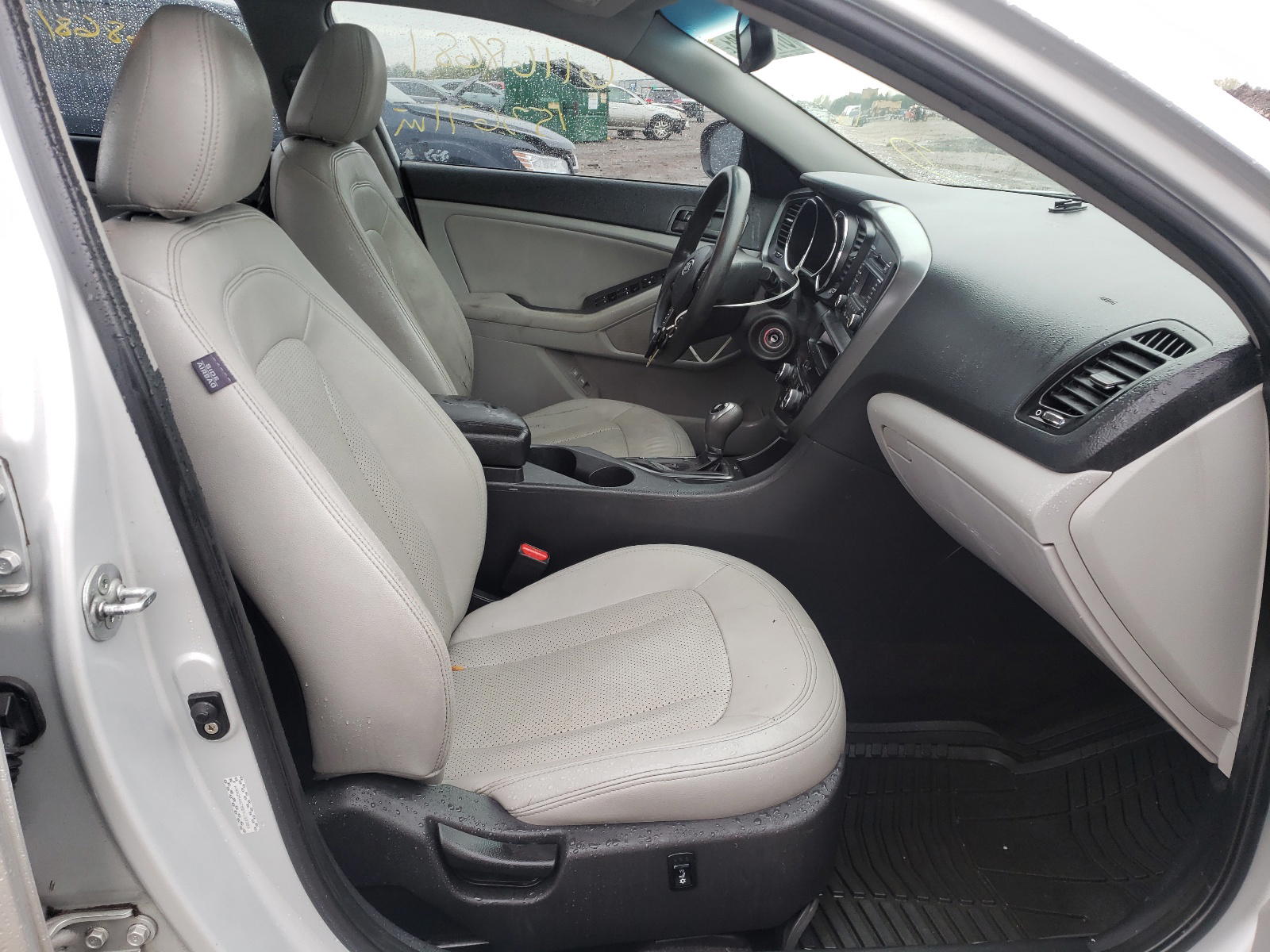 Photo 5 from auction – 2011 KIA OPTIMA LX with VIN KNAGM4A78B5133386