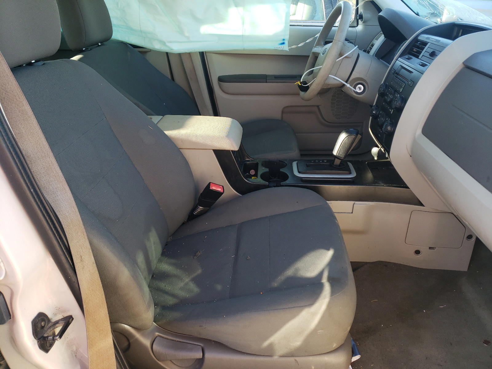 Photo 5 from auction – 2012 FORD ESCAPE XLS with VIN 1FMCU0C71CKA22314