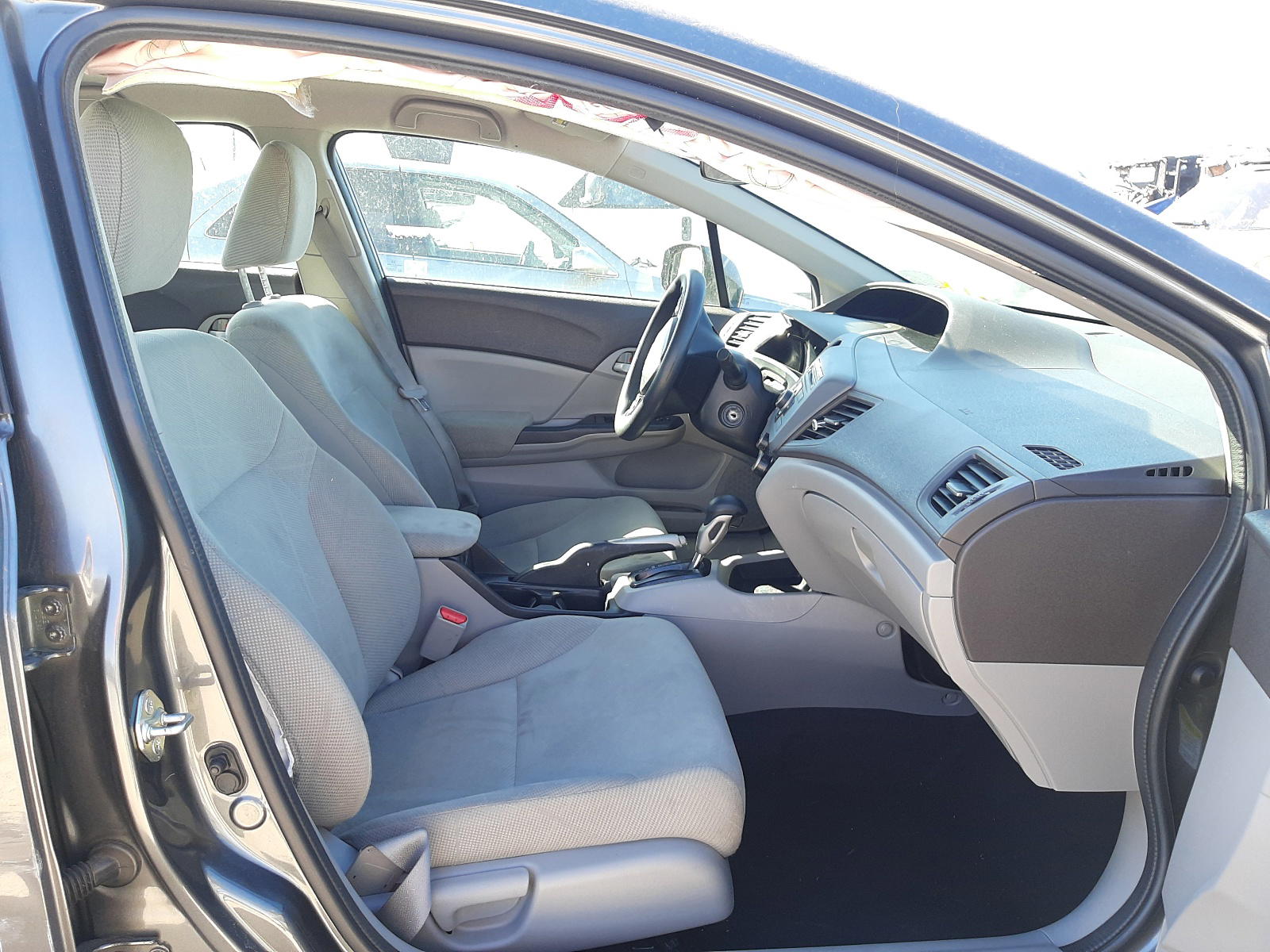 Photo 5 from auction – 2012 HONDA CIVIC LX with VIN 2HGFB2F59CH573757